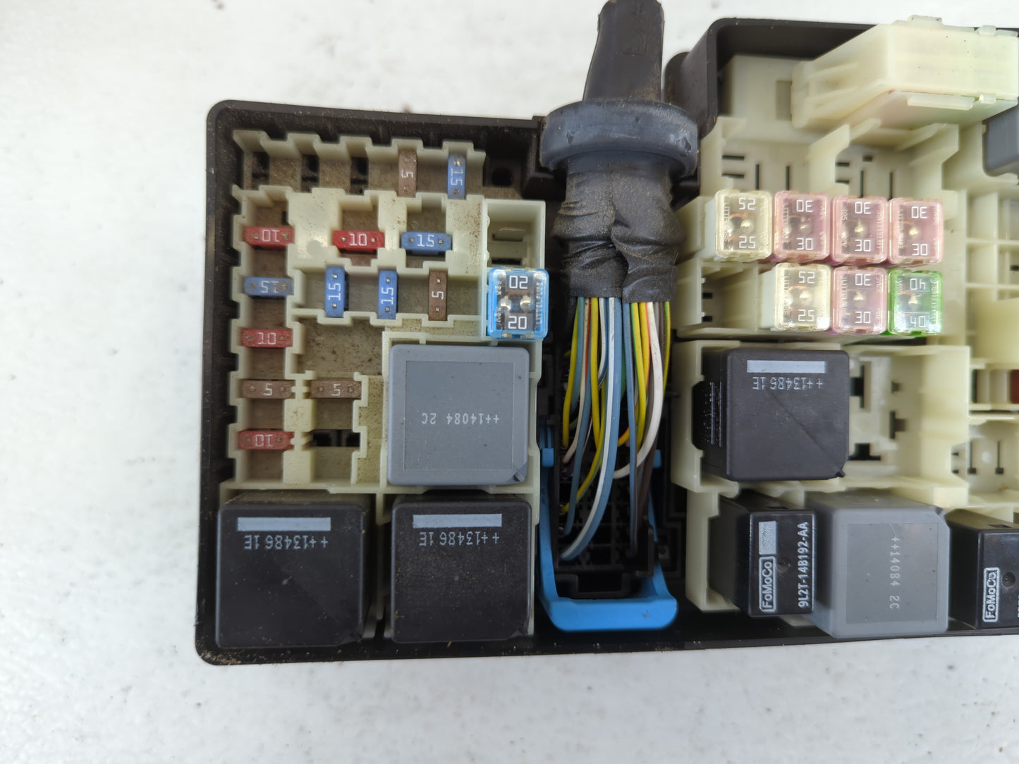 2012-2014 Ford Focus Fusebox Fuse Box Panel Relay Module P/N:AV6T-14A067-AD Fits Fits 2012 2013 2014 OEM Used Auto Parts - O