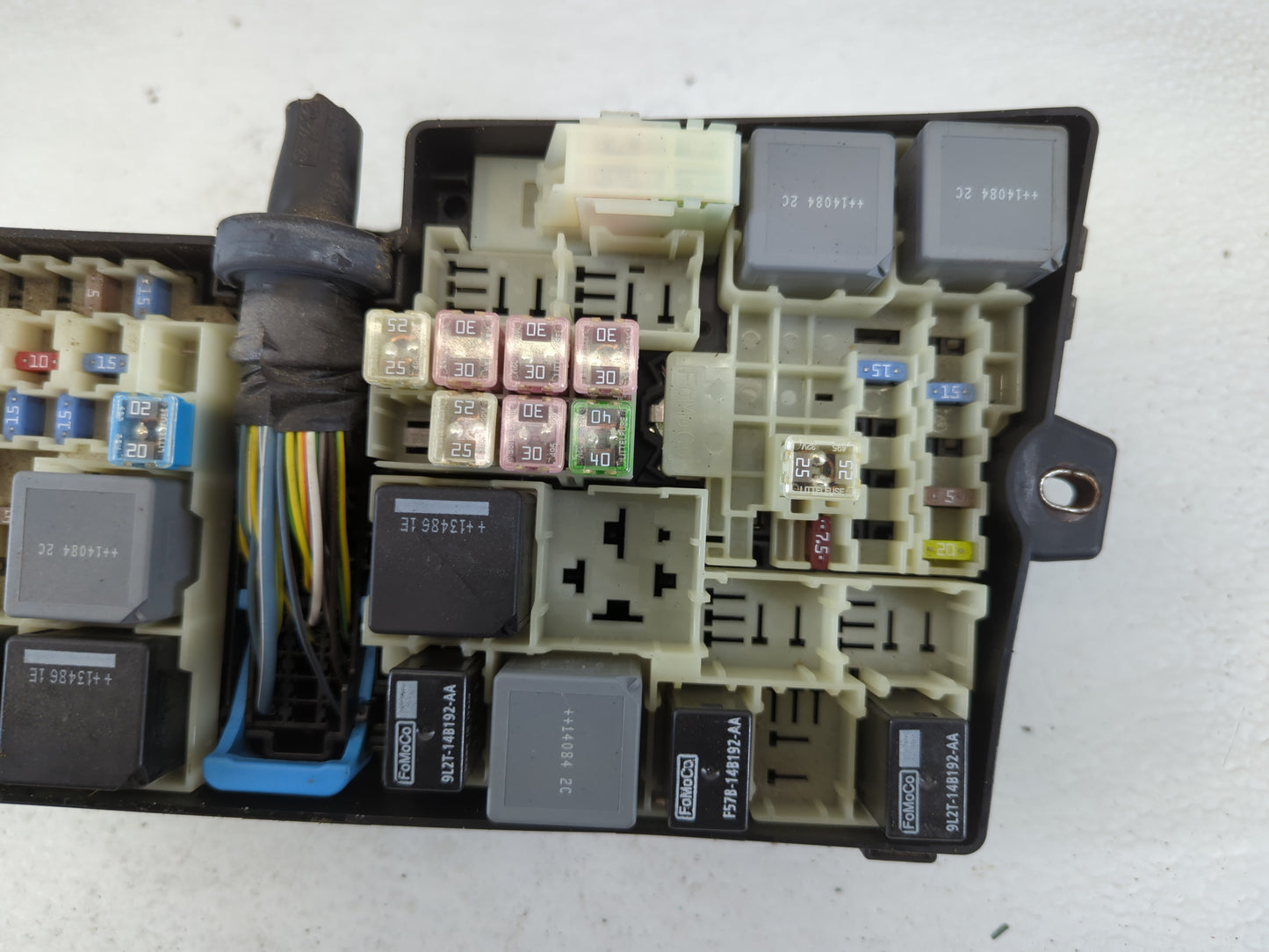 2012-2014 Ford Focus Fusebox Fuse Box Panel Relay Module P/N:AV6T-14A067-AD Fits Fits 2012 2013 2014 OEM Used Auto Parts - O