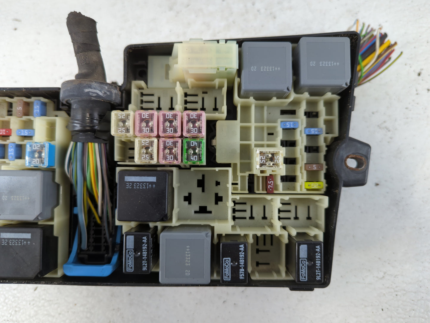 2012-2014 Ford Focus Fusebox Fuse Box Panel Relay Module P/N:5B0Q10107 AV6T-14A067-AC Fits Fits 2012 2013 2014 OEM Used Auto