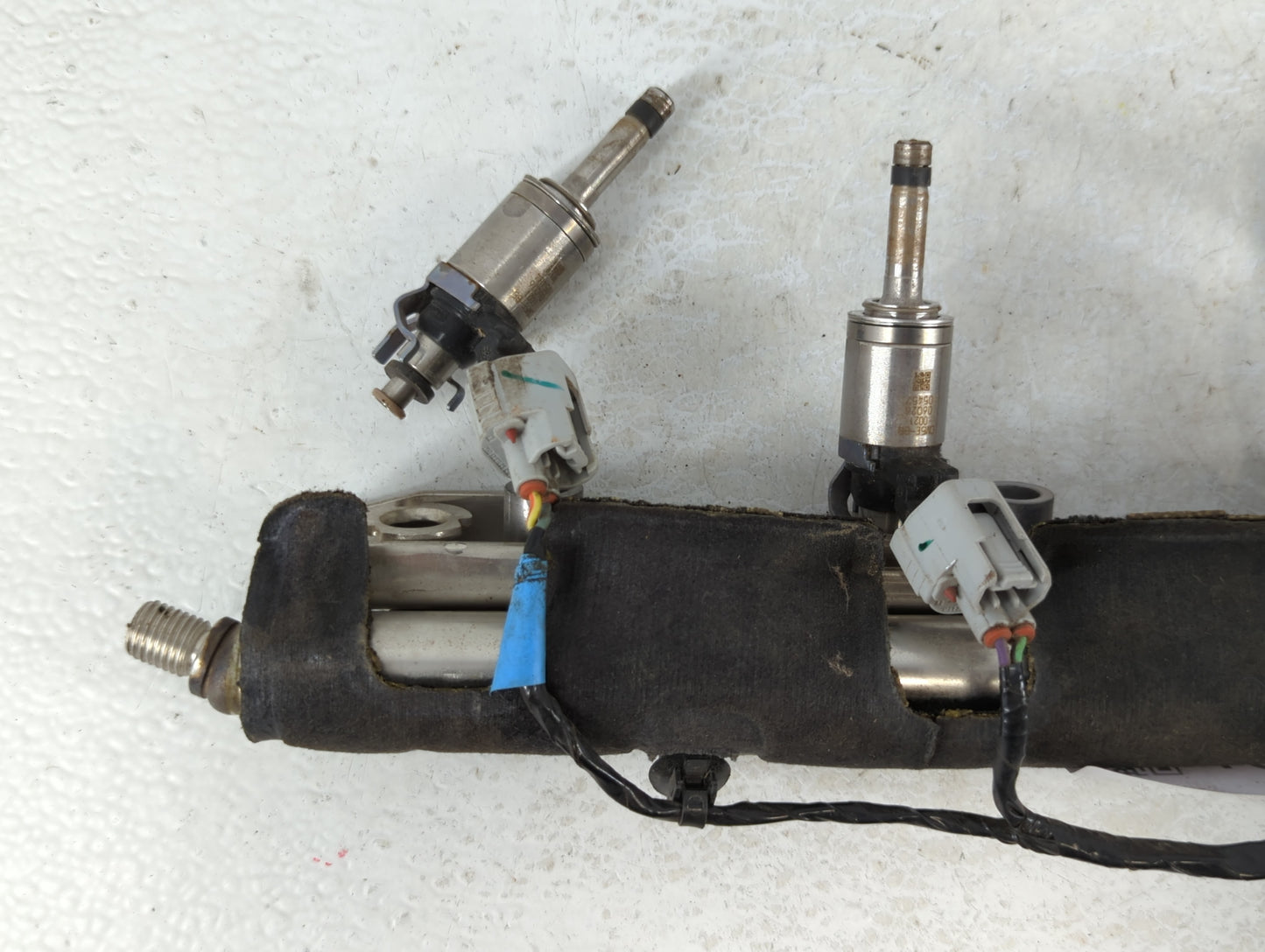 2014 Ford Focus Fuel Rail OEM - Oemusedautoparts1.com