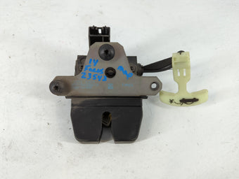 compare product 2014 Ford Focus Hood Latch Assembly 686088