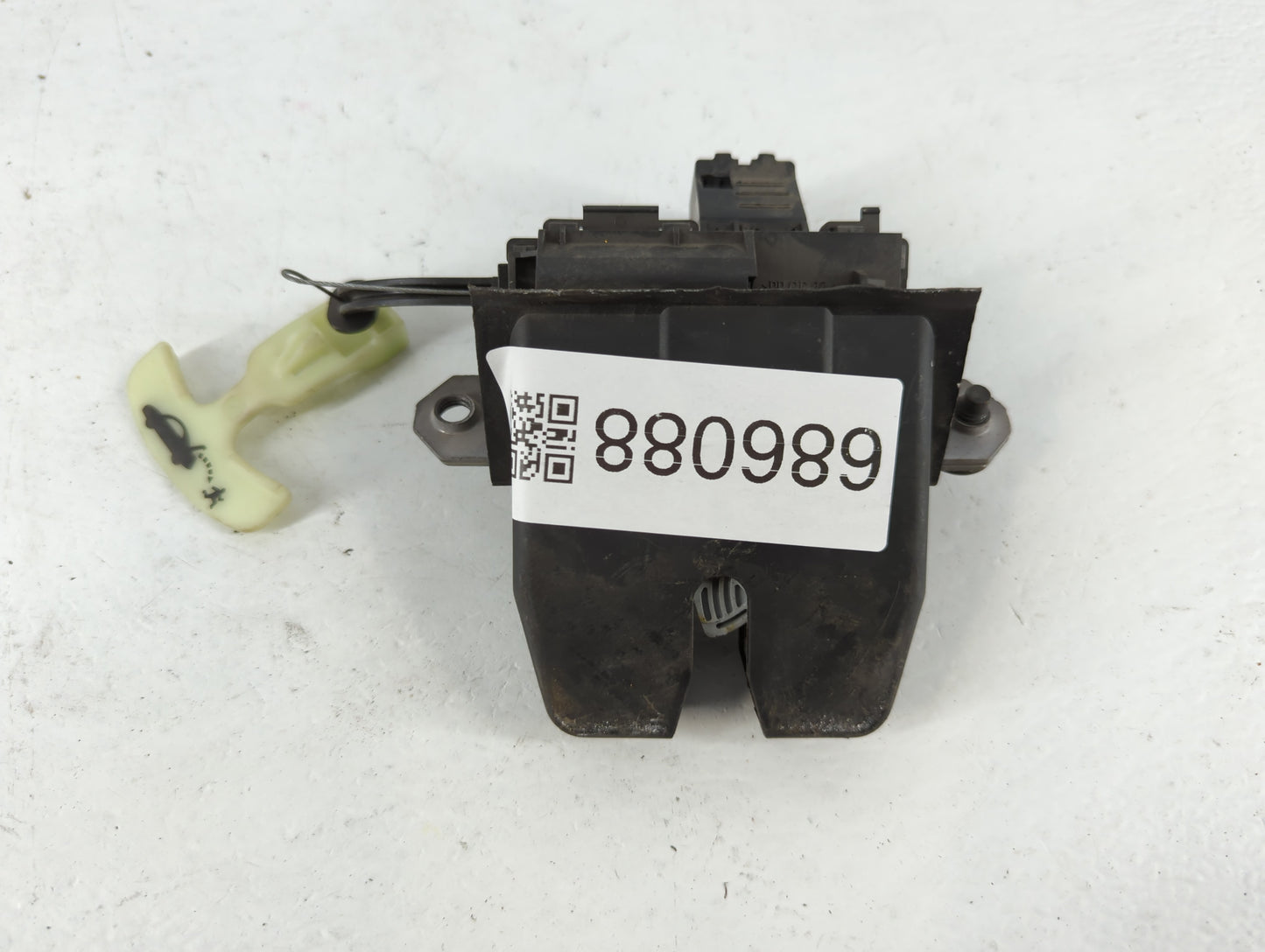 2014 Ford Focus Hood Latch Assembly 686088 - Oemusedautoparts1.com