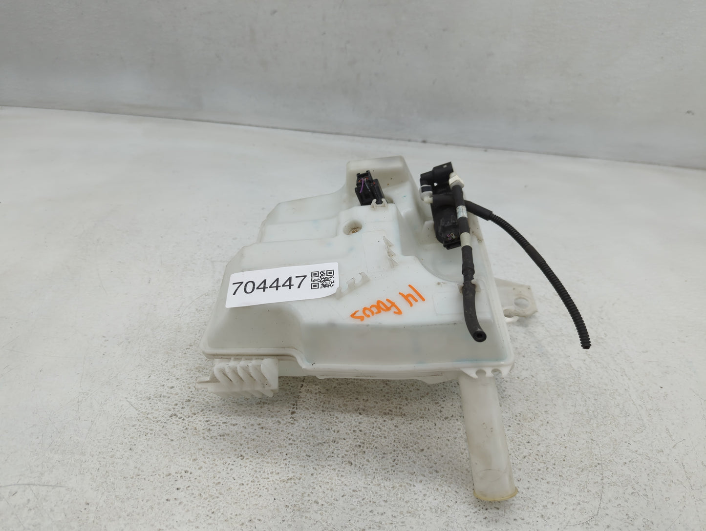 2012-2018 Ford Focus Windshield Washer Fluid Reservoir Bottle Oem - Oemusedautoparts1.com