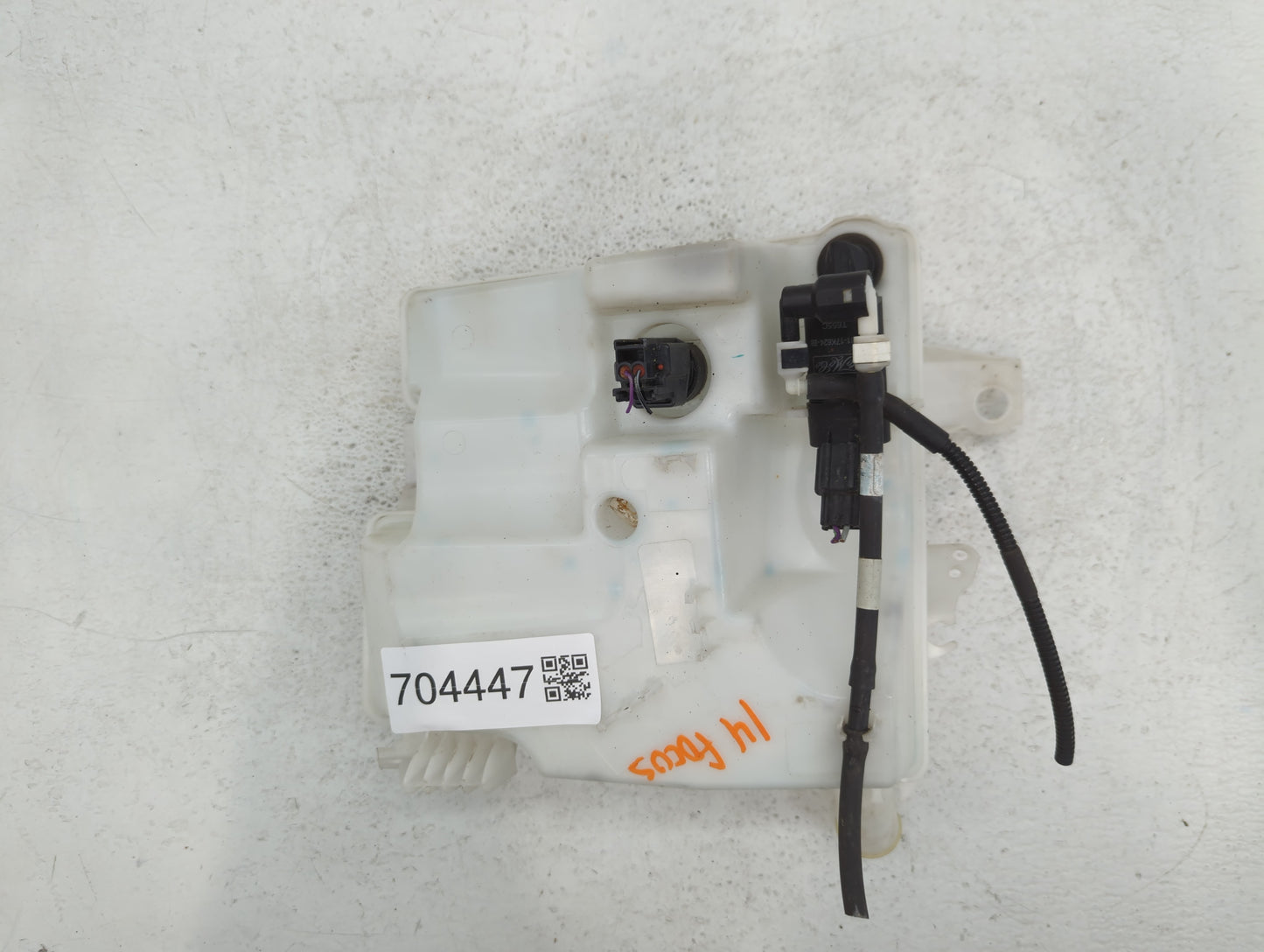 2012-2018 Ford Focus Windshield Washer Fluid Reservoir Bottle Oem - Oemusedautoparts1.com