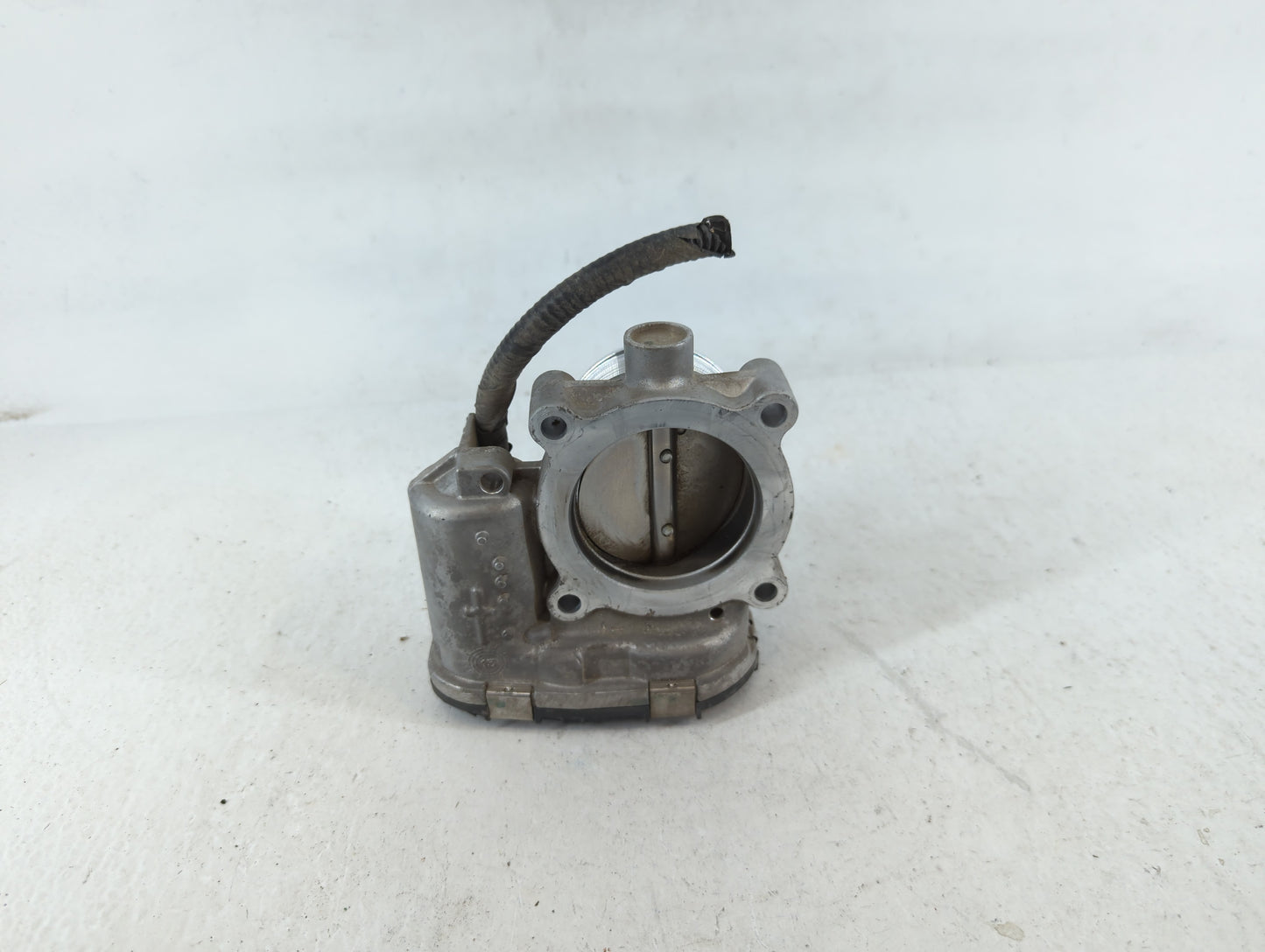 2014-2018 Ford Focus Throttle Body P/N:DS7E-9F991-BB Fits Fits 2014 2015 2016 2017 2018 2019 2020 2021 2022 OEM Used Auto Pa