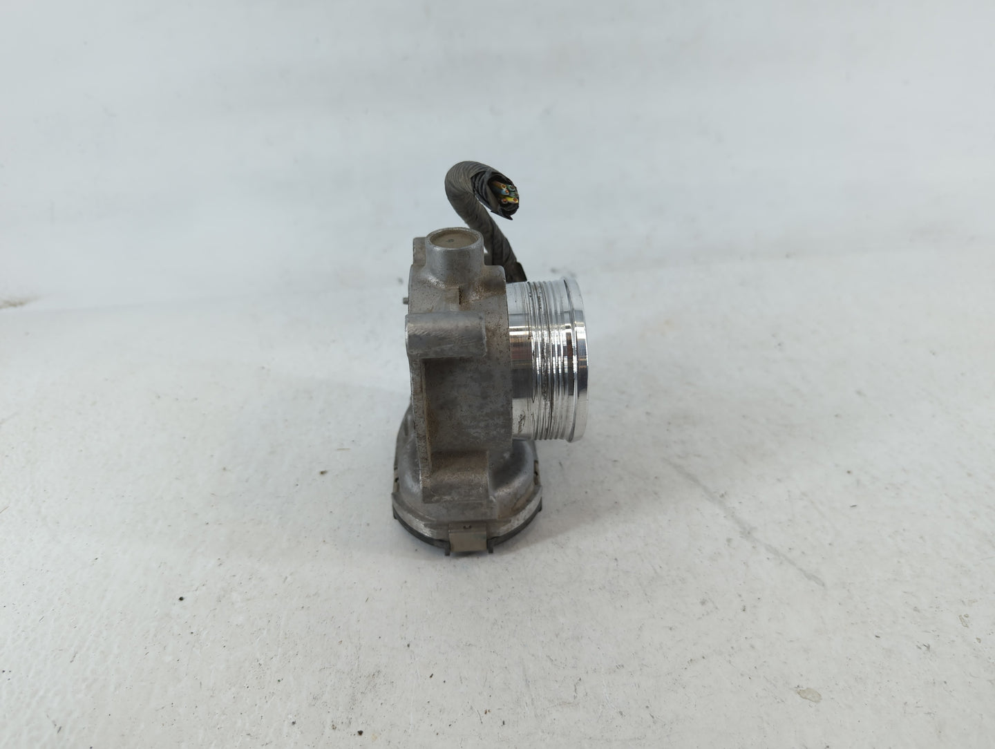 2014-2018 Ford Focus Throttle Body P/N:DS7E-9F991-BB Fits Fits 2014 2015 2016 2017 2018 2019 2020 2021 2022 OEM Used Auto Pa