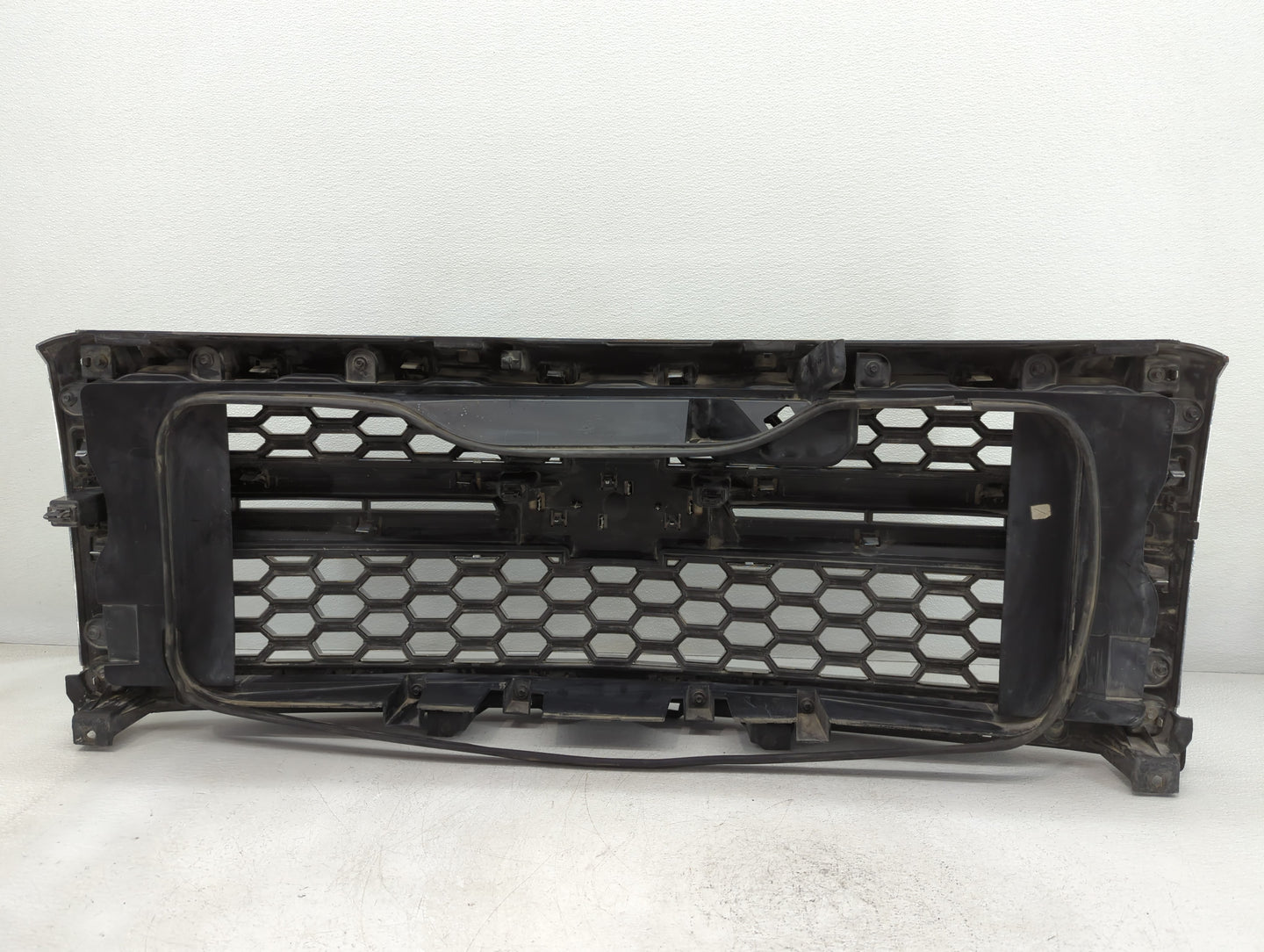 2012-2014 Ford Focus Front Grille Bumper Not Included - Oemusedautoparts1.com