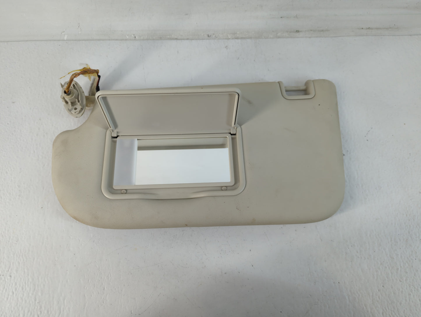 2013-2018 Ford Focus Sun Visor Shade Replacement Driver Left Mirror Fits Fits 2013 2014 2015 2016 2017 2018 OEM Used Auto Pa