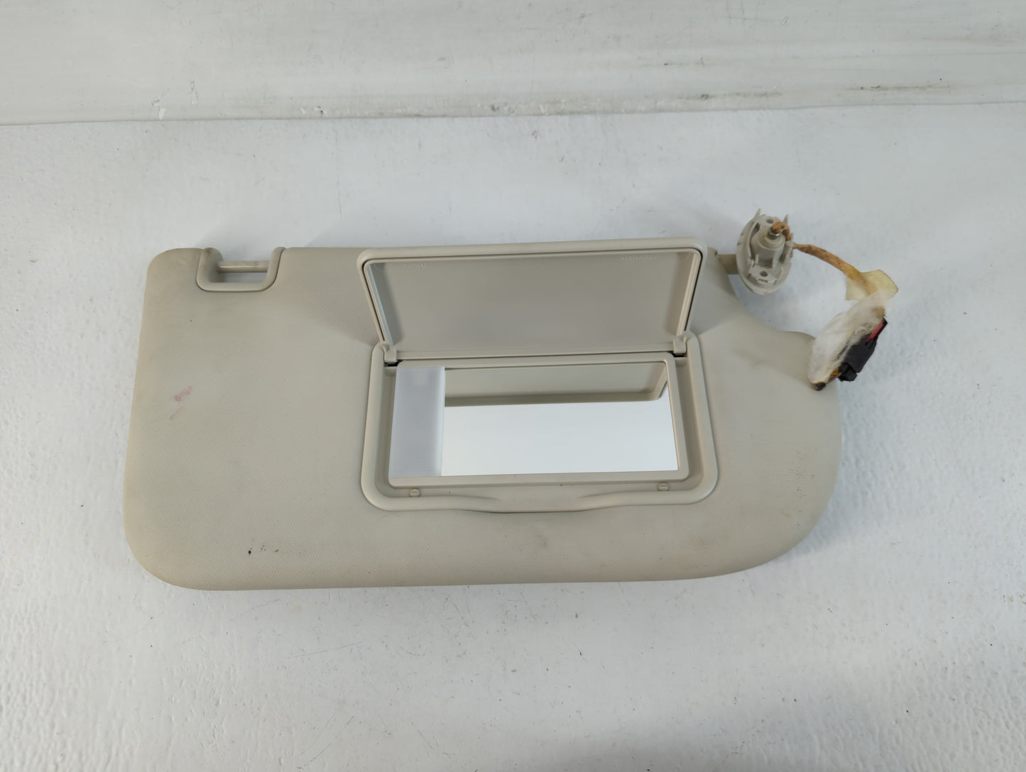 2013-2018 Ford Focus Sun Visor Shade Replacement Passenger Right Mirror Fits Fits 2013 2014 2015 2016 2017 2018 OEM Used Aut