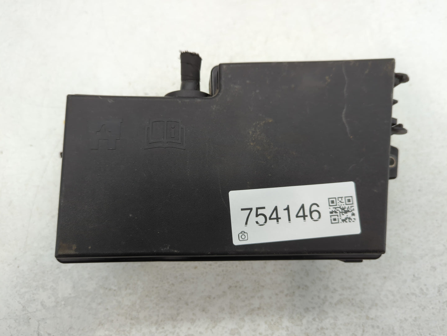 2012-2014 Ford Focus Fusebox Fuse Box Panel Relay Module P/N:E00027328 AV6T-14A142-AB Fits Fits 2012 2013 2014 OEM Used Auto
