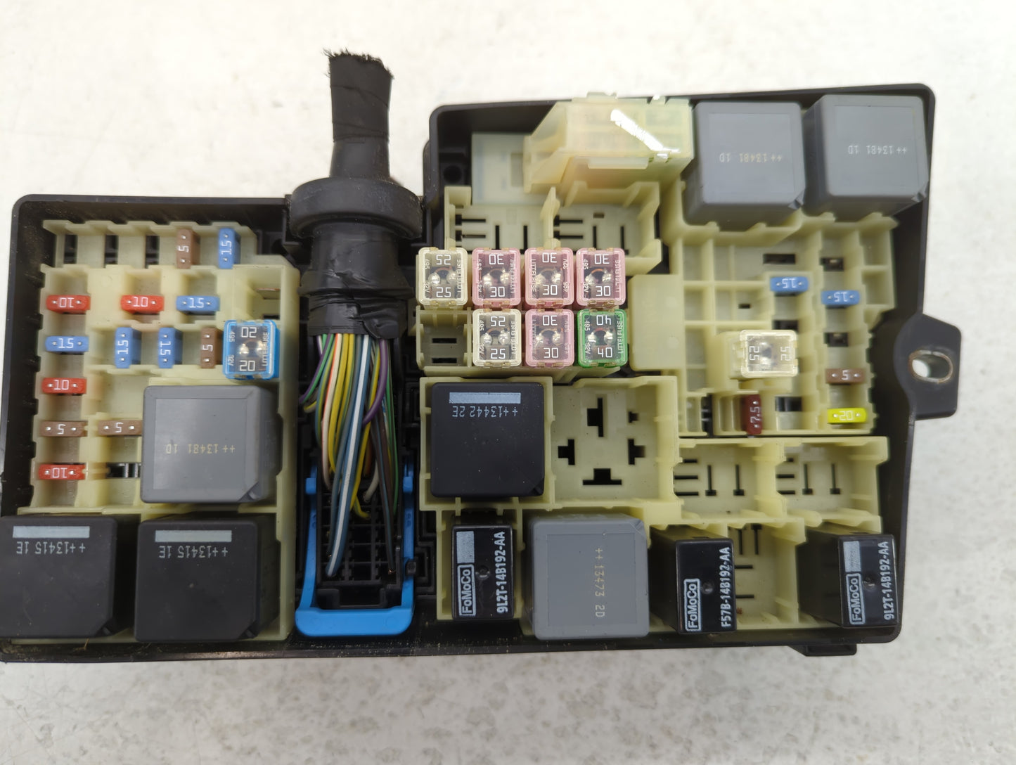 2012-2014 Ford Focus Fusebox Fuse Box Panel Relay Module P/N:E00027328 AV6T-14A142-AB Fits Fits 2012 2013 2014 OEM Used Auto