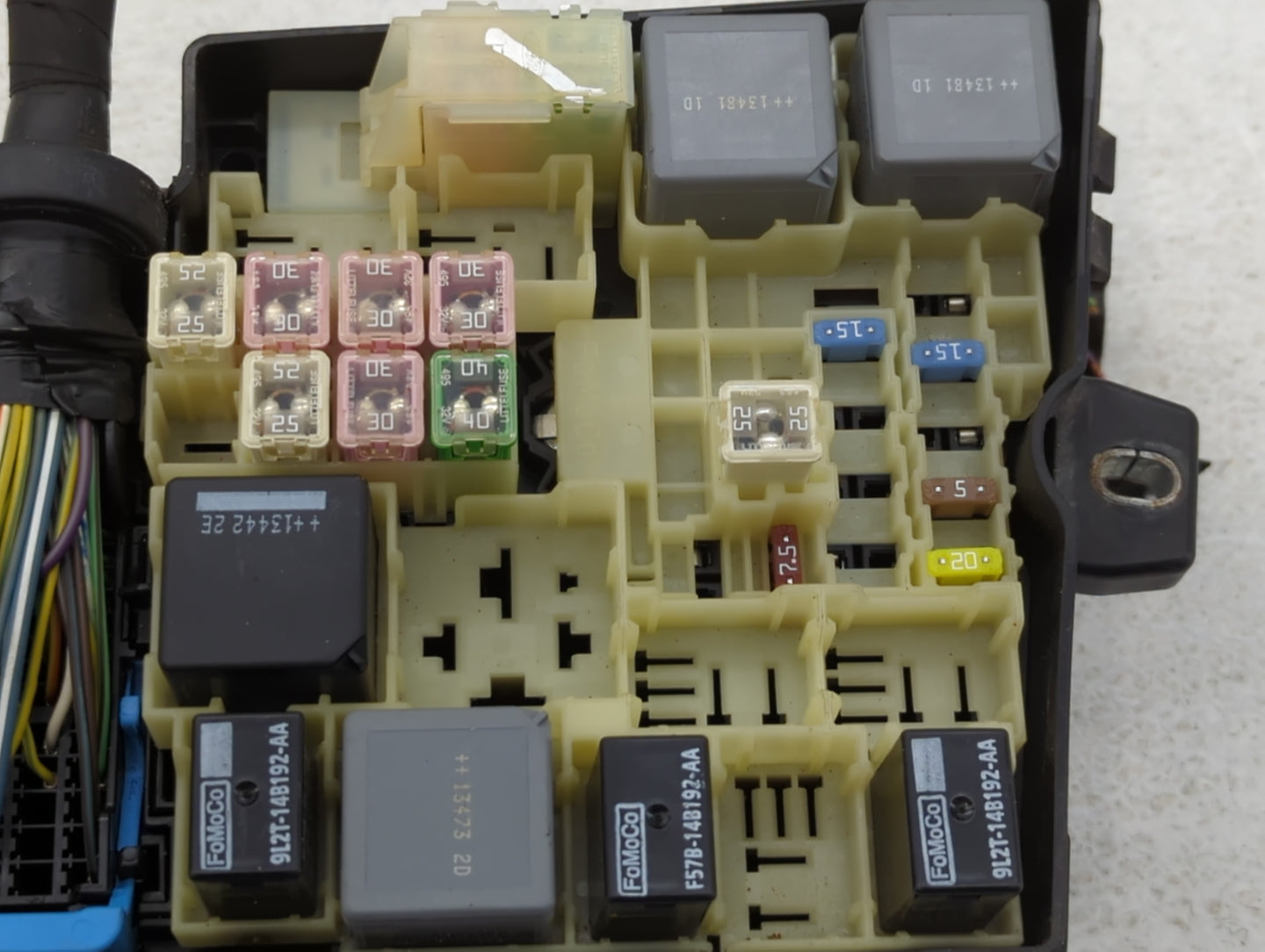 2012-2014 Ford Focus Fusebox Fuse Box Panel Relay Module P/N:E00027328 AV6T-14A142-AB Fits Fits 2012 2013 2014 OEM Used Auto