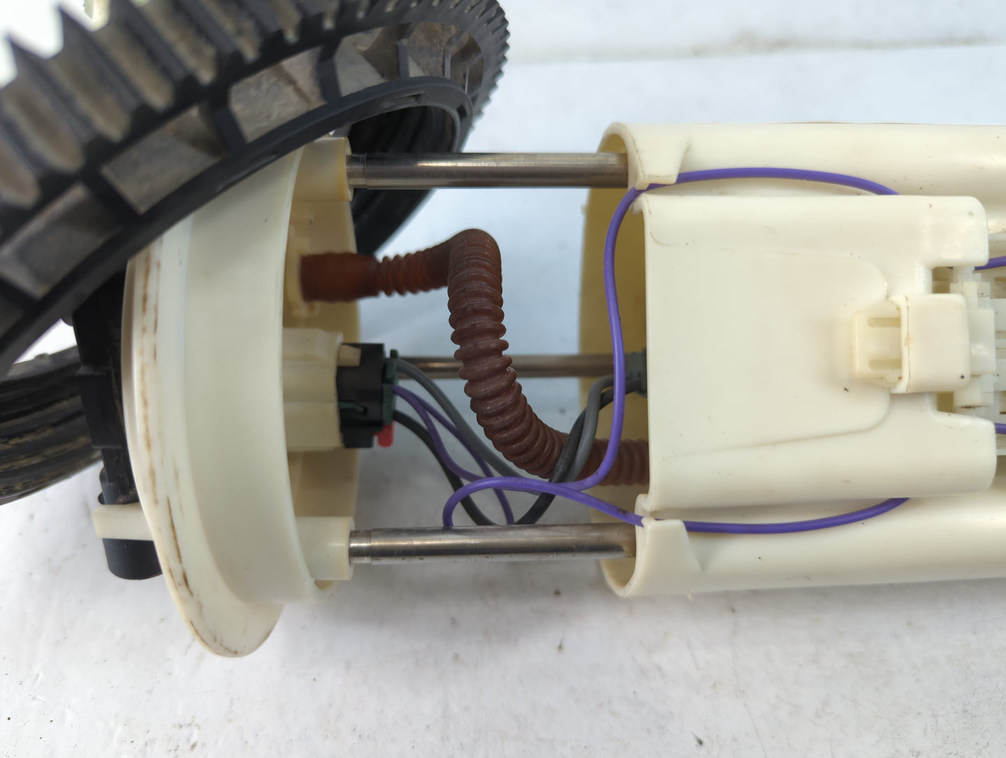 2013-2018 Ford Focus Electrical Gas Fuel Pump Assembly - Oemusedautoparts1.com