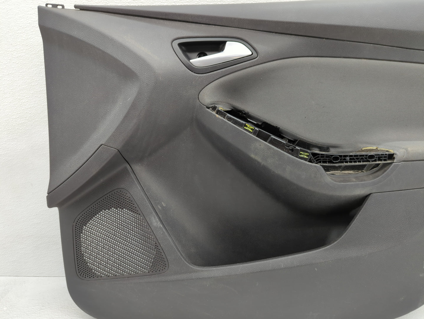 2014 Ford Focus Front Right Passenger Interior Door Panel Trim - Oemusedautoparts1.com