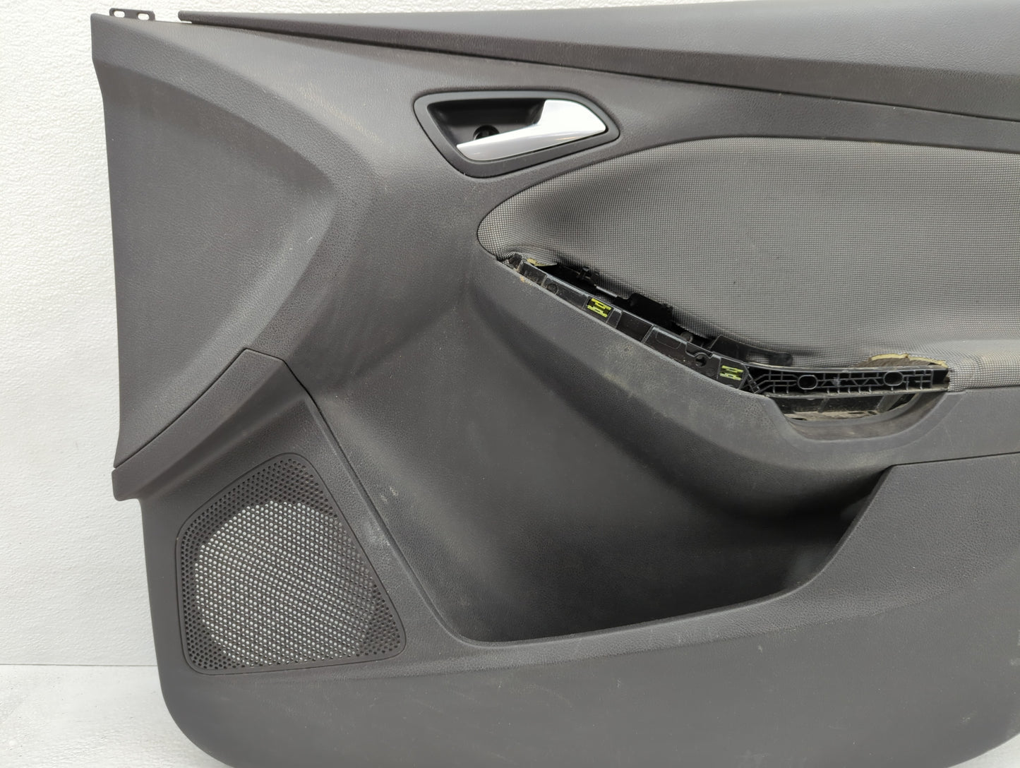 2014 Ford Focus Front Right Passenger Interior Door Panel Trim - Oemusedautoparts1.com