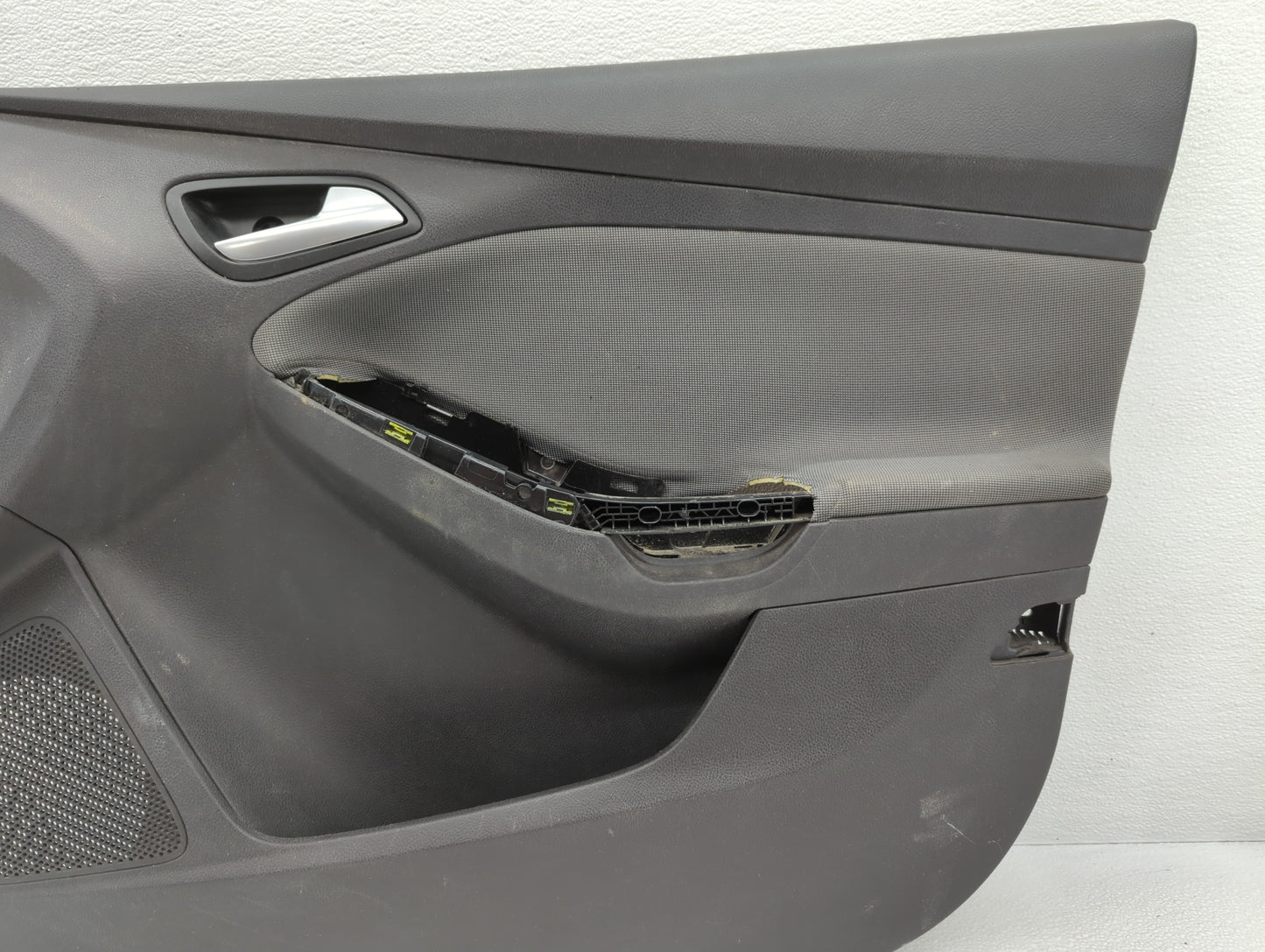 2014 Ford Focus Front Right Passenger Interior Door Panel Trim - Oemusedautoparts1.com