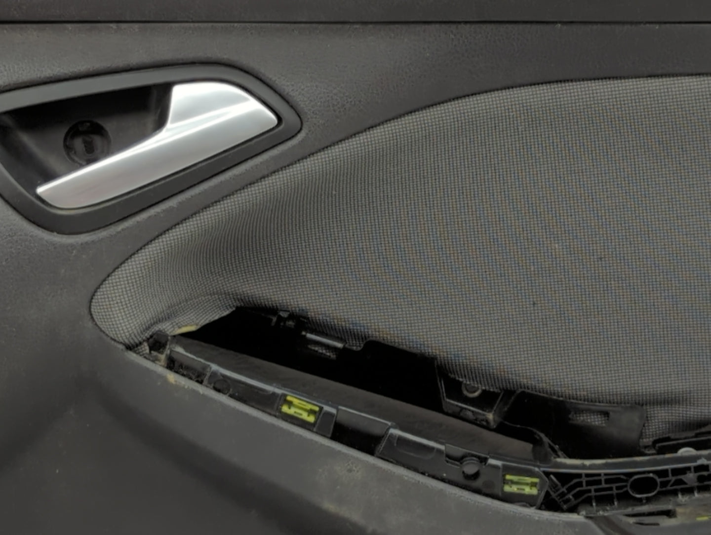 2014 Ford Focus Front Right Passenger Interior Door Panel Trim - Oemusedautoparts1.com