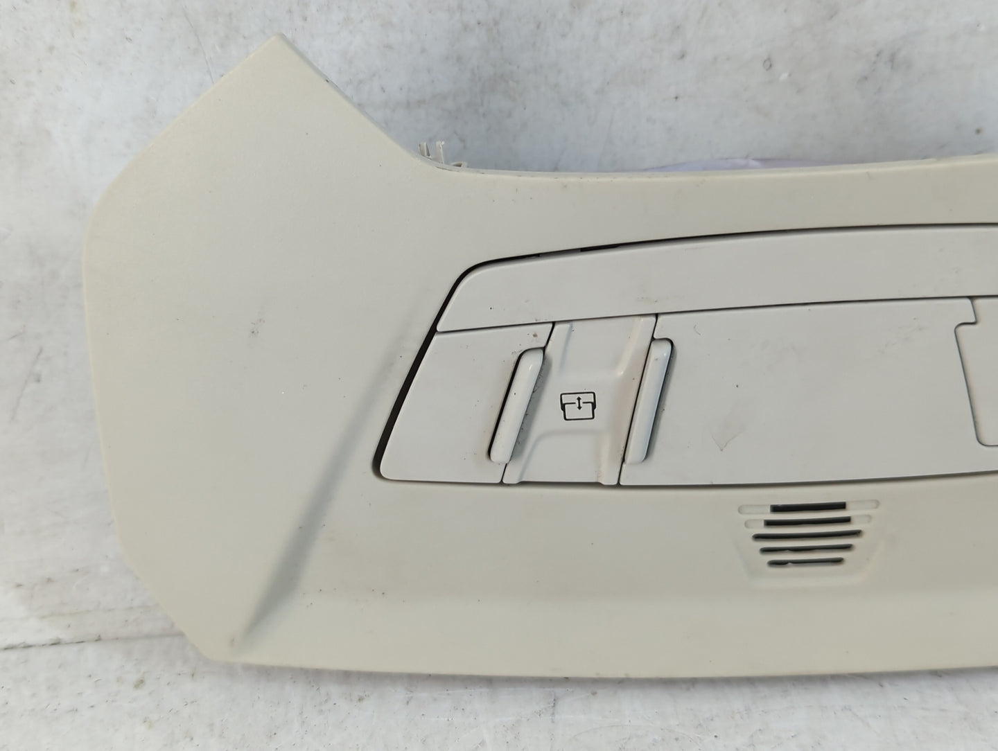 2012-2018 Ford Focus Center Floor Console P/N:156060720 Fits Fits 2012 2013 2014 2015 2016 2017 2018 OEM Used Auto Parts - O