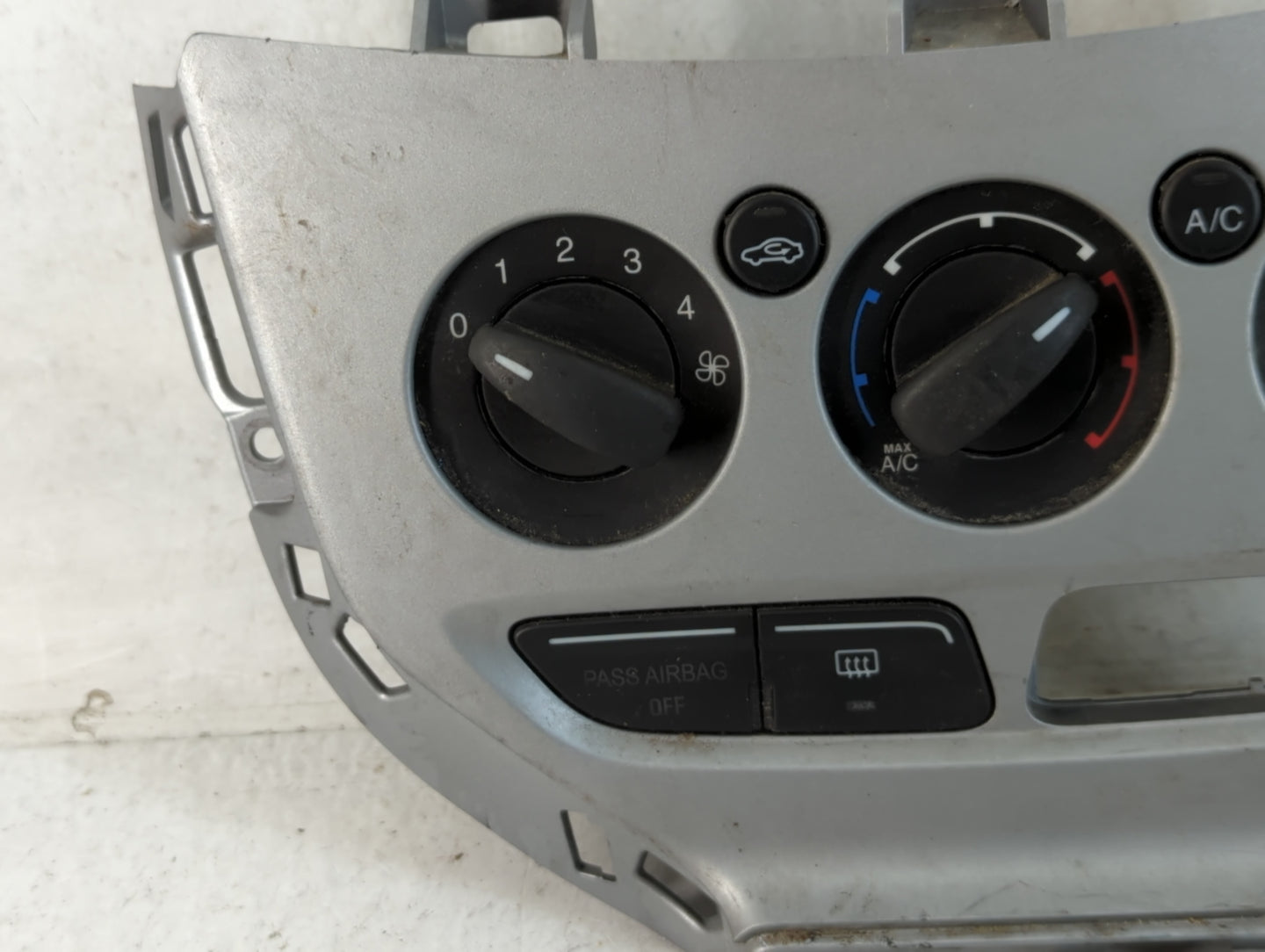 2014 Ford Focus Climate Control Module Temperature AC/Heater Replacement P/N:FD-CM5T-13080611-0527 Fits OEM Used Auto Parts 