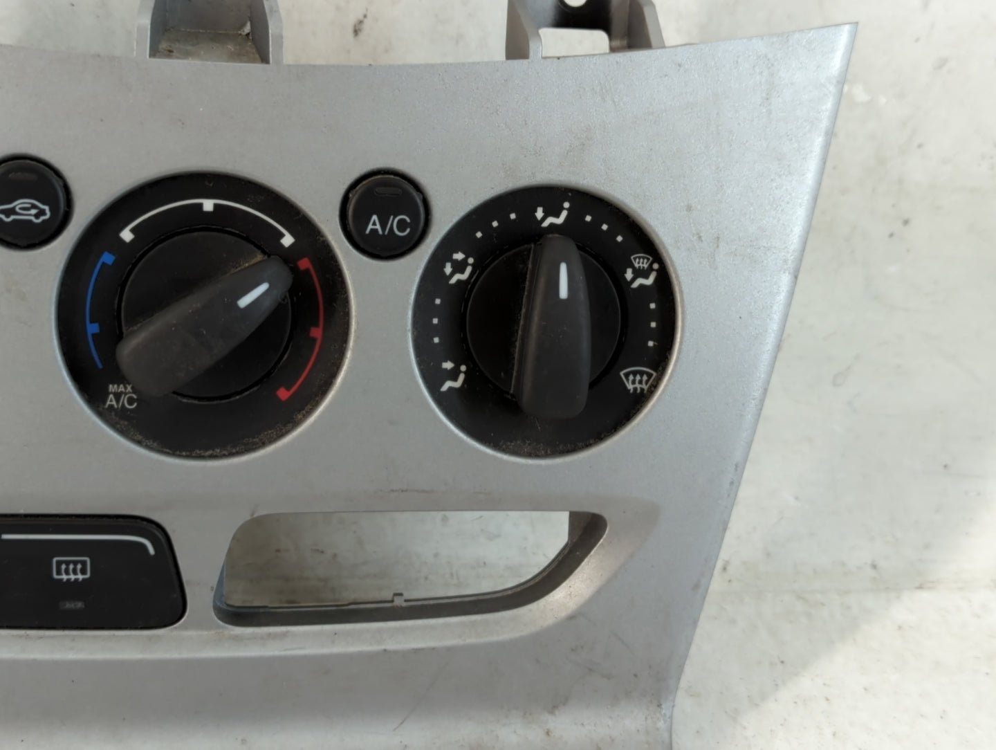 2014 Ford Focus Climate Control Module Temperature AC/Heater Replacement P/N:FD-CM5T-13080611-0527 Fits OEM Used Auto Parts 