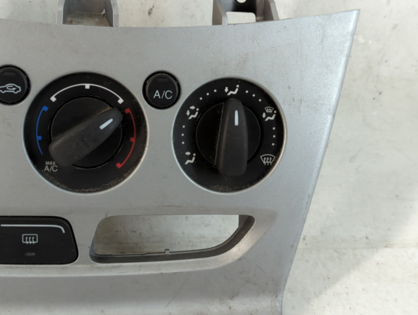 2014 Ford Focus Climate Control Module Temperature AC/Heater Replacement P/N:FD-CM5T-13080611-0527 Fits OEM Used Auto Parts 
