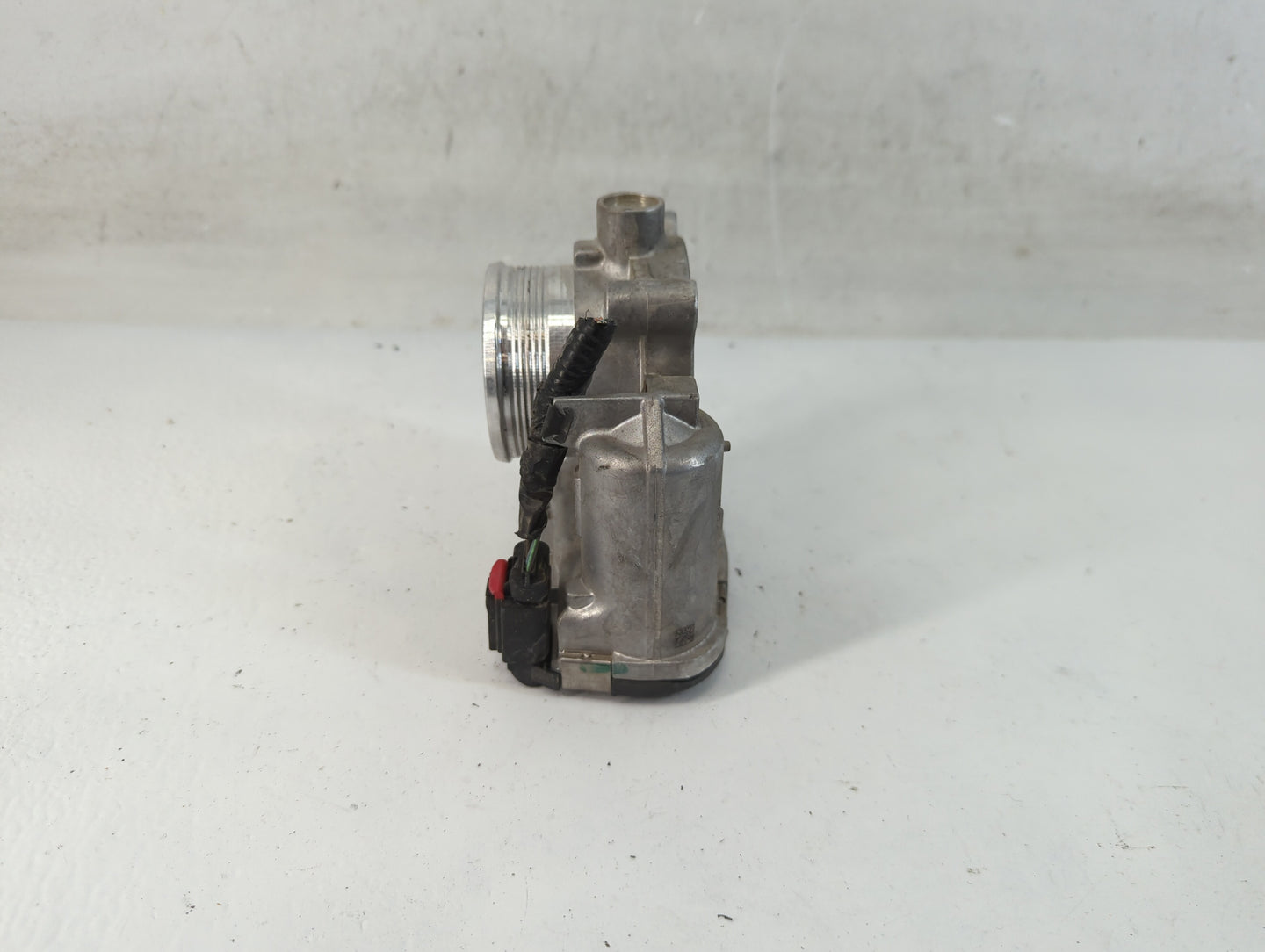 2014-2018 Ford Focus Throttle Body P/N:DS7E-9F991-BB Fits Fits 2014 2015 2016 2017 2018 2019 2020 2021 2022 OEM Used Auto Pa