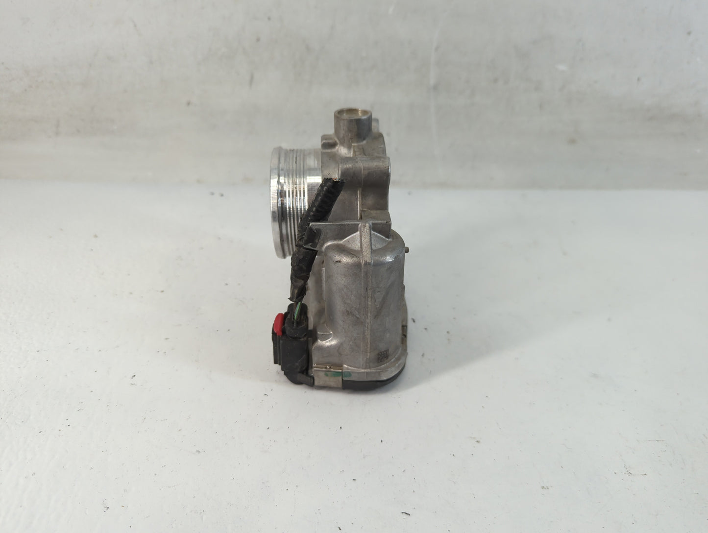 2014-2018 Ford Focus Throttle Body P/N:DS7E-9F991-BB Fits Fits 2014 2015 2016 2017 2018 2019 2020 2021 2022 OEM Used Auto Pa