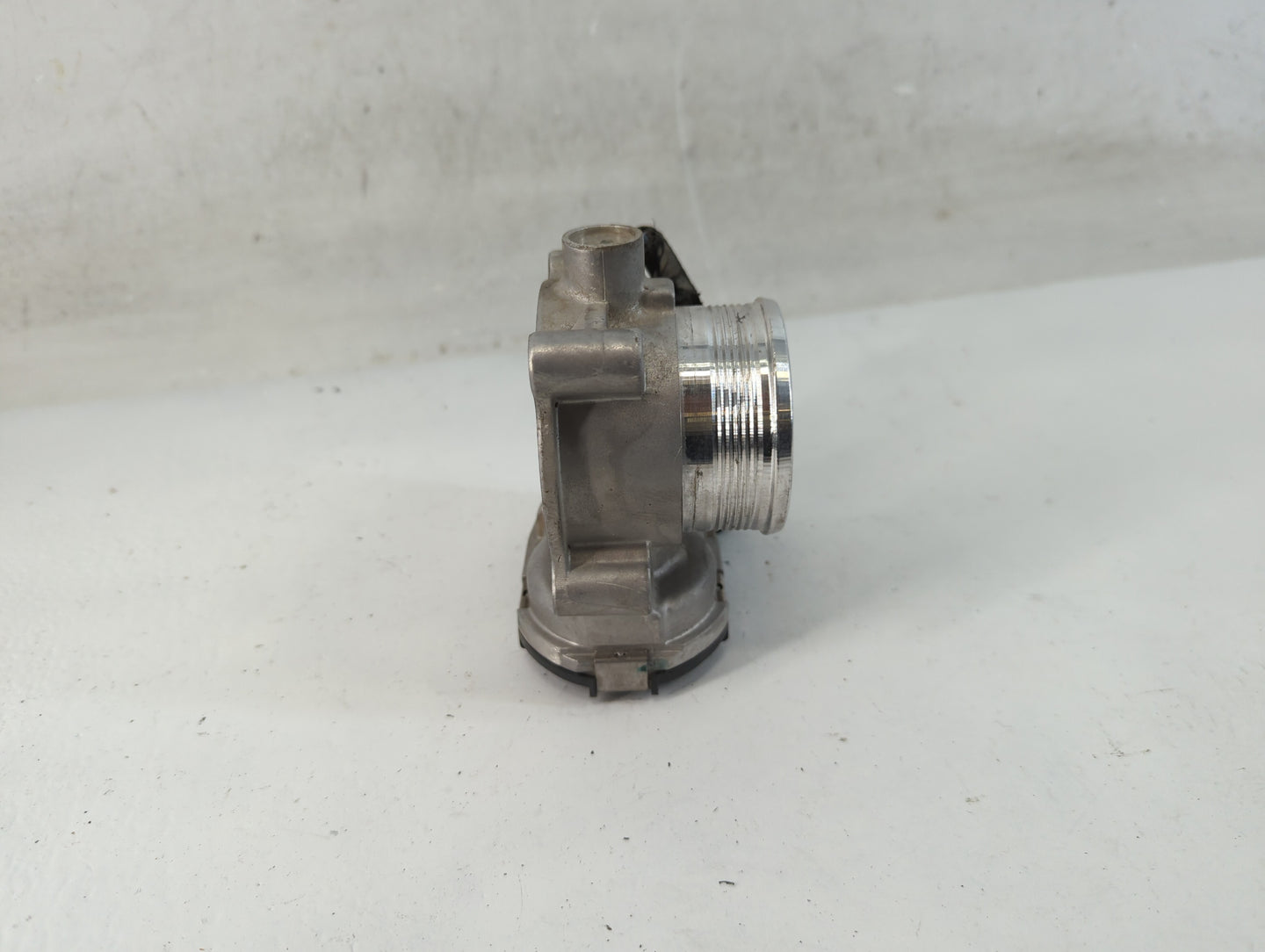 2014-2018 Ford Focus Throttle Body P/N:DS7E-9F991-BB Fits Fits 2014 2015 2016 2017 2018 2019 2020 2021 2022 OEM Used Auto Pa