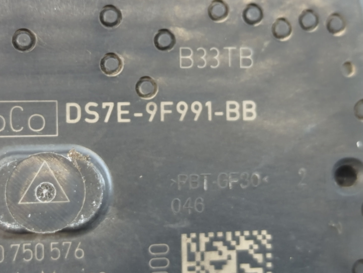2014-2018 Ford Focus Throttle Body P/N:DS7E-9F991-BB Fits Fits 2014 2015 2016 2017 2018 2019 2020 2021 2022 OEM Used Auto Pa
