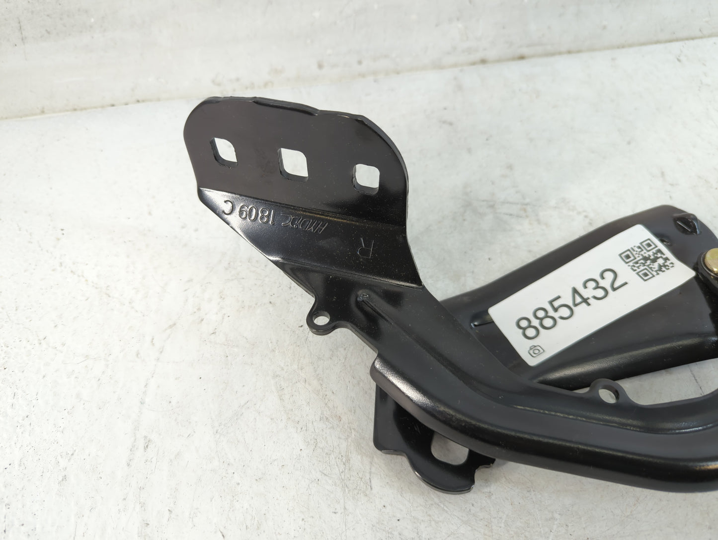 2014 Ford Focus Passenger Right Hood Hinge - Oemusedautoparts1.com