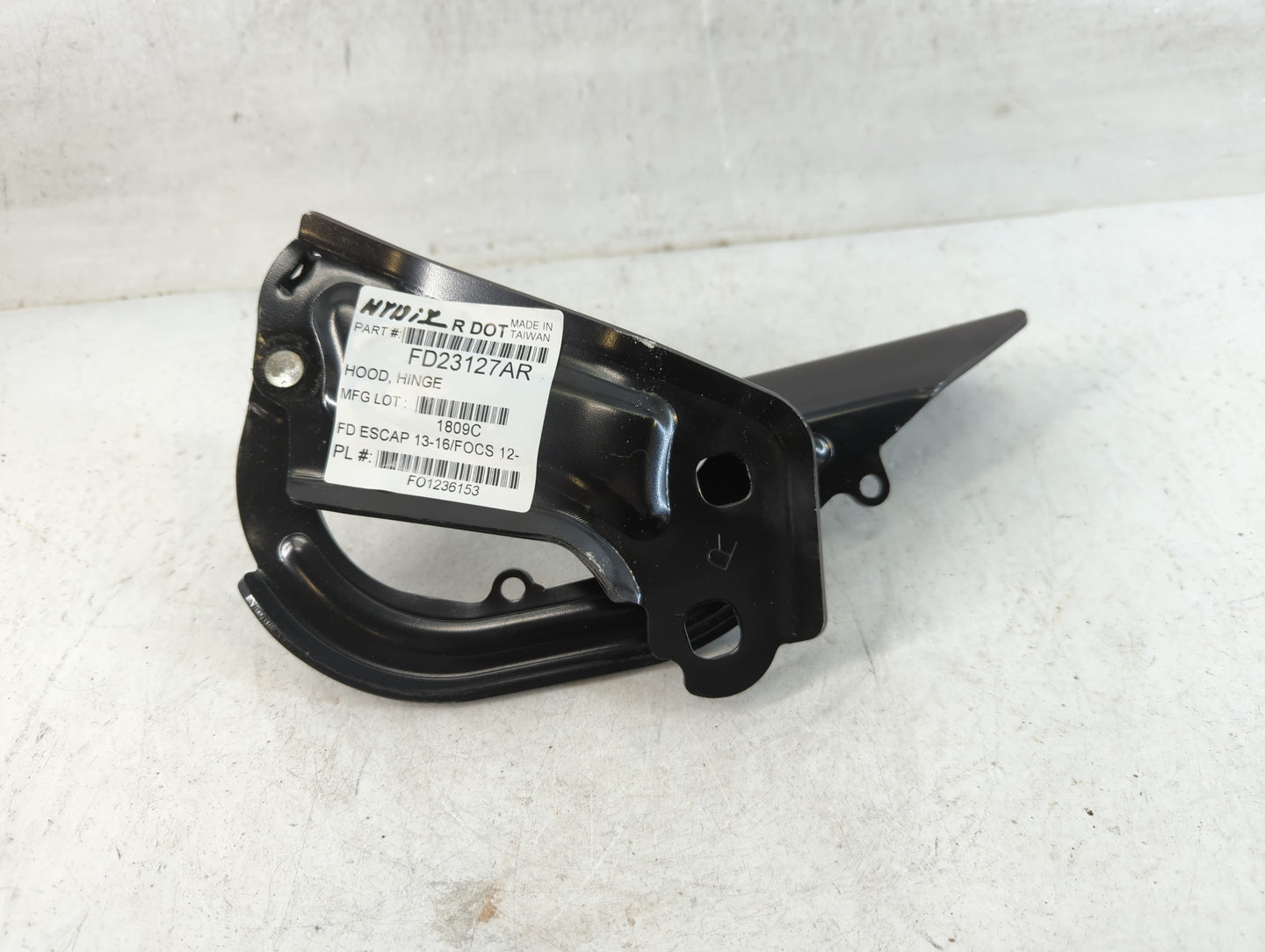 2014 Ford Focus Passenger Right Hood Hinge - Oemusedautoparts1.com