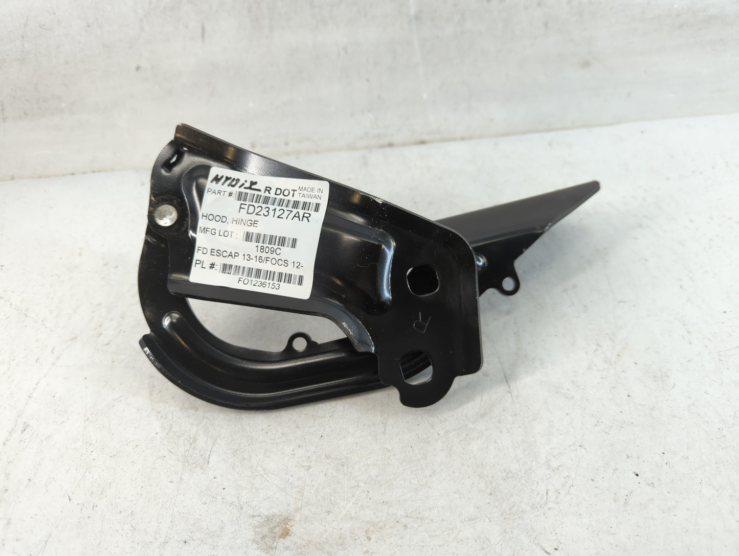 2014 Ford Focus Passenger Right Hood Hinge - Oemusedautoparts1.com