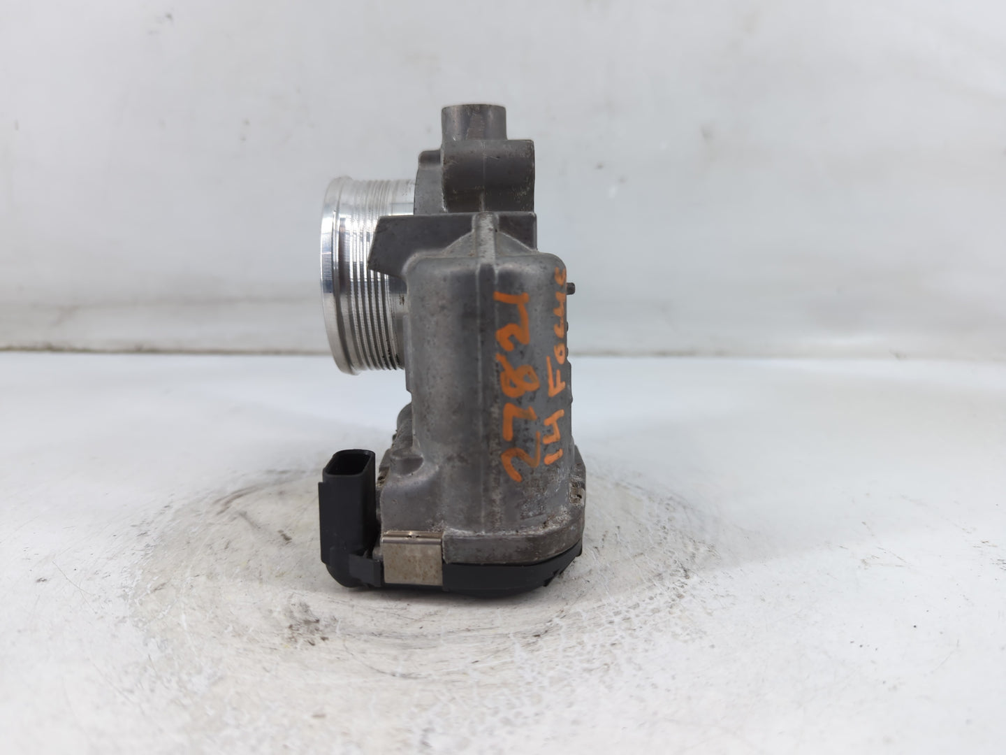 2014-2018 Ford Focus Throttle Body P/N:DS7E-9F991-BB Fits Fits 2014 2015 2016 2017 2018 2019 2020 2021 2022 OEM Used Auto Pa