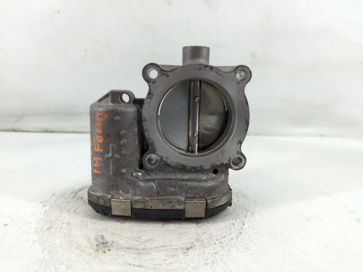 2014-2018 Ford Focus Throttle Body P/N:DS7E-9F991-BB Fits Fits 2014 2015 2016 2017 2018 2019 2020 2021 2022 OEM Used Auto Pa