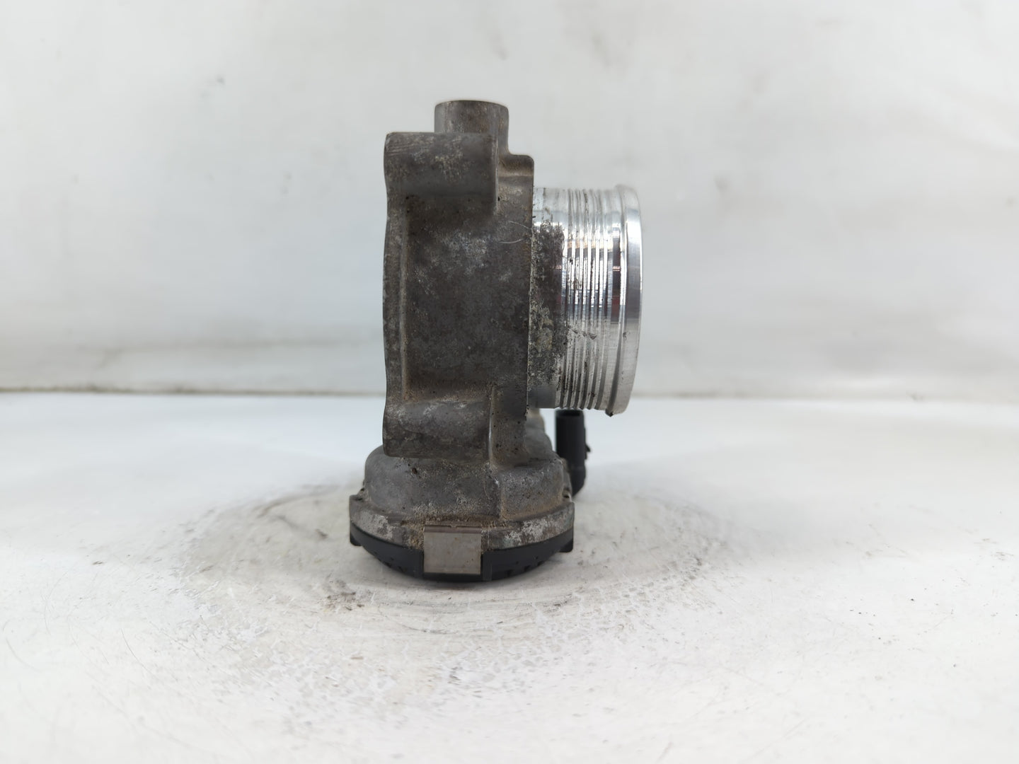 2014-2018 Ford Focus Throttle Body P/N:DS7E-9F991-BB Fits Fits 2014 2015 2016 2017 2018 2019 2020 2021 2022 OEM Used Auto Pa