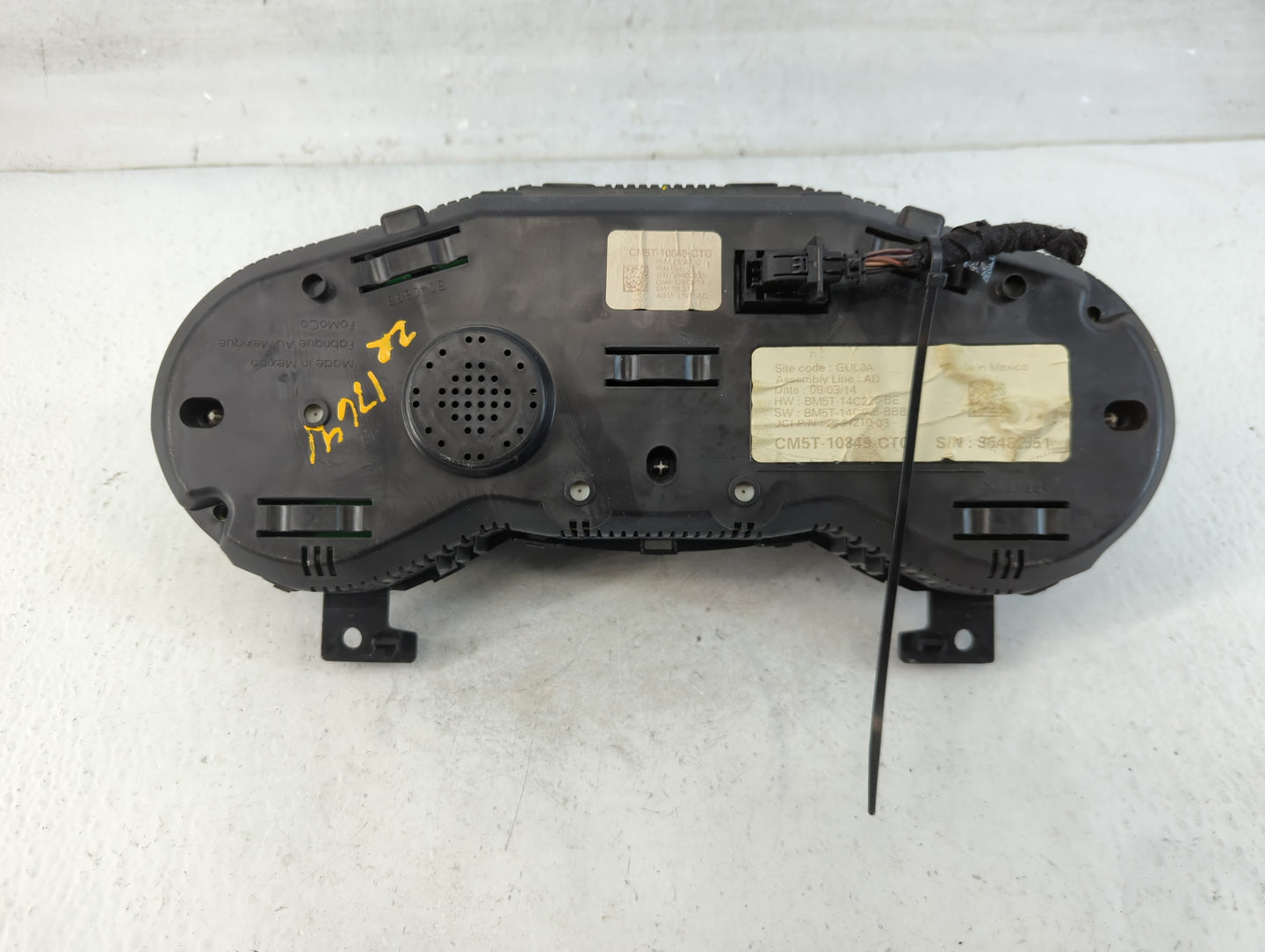 2013-2014 Ford Focus Instrument Cluster Speedometer Gauges P/N:CM5T-10849-CTG Fits Fits 2013 2014 OEM Used Auto Parts - Oemu