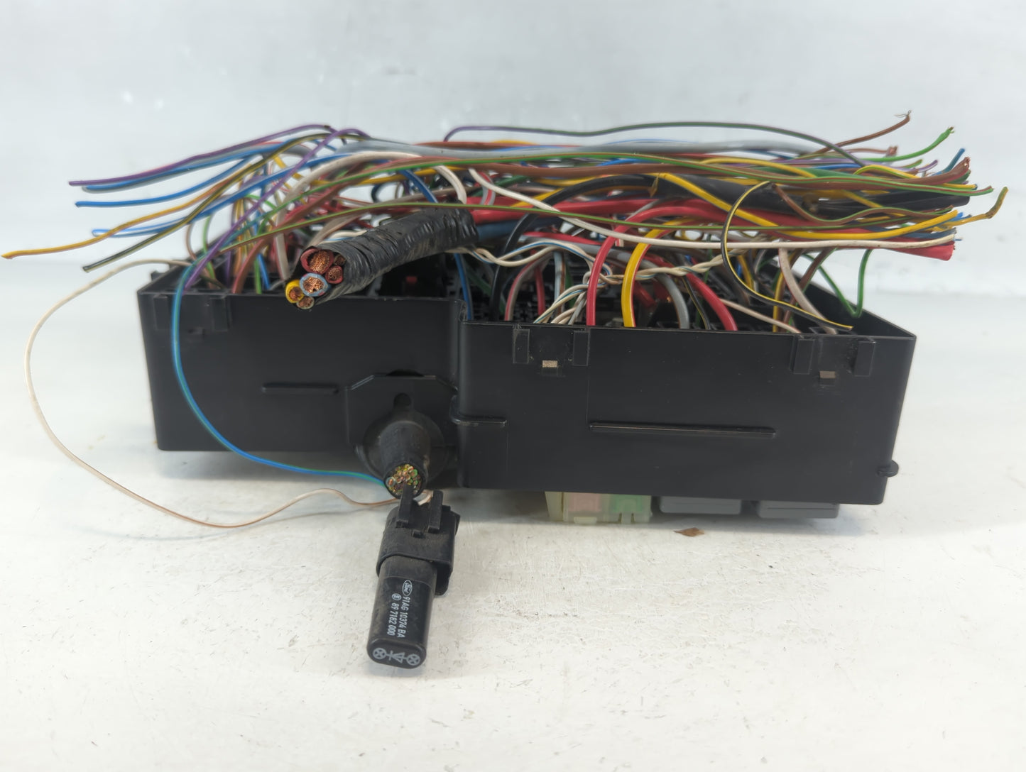 2012-2014 Ford Focus Fusebox Fuse Box Panel Relay Module P/N:AV6T-14A067-AB 5B0Q10107 Fits Fits 2012 2013 2014 OEM Used Auto