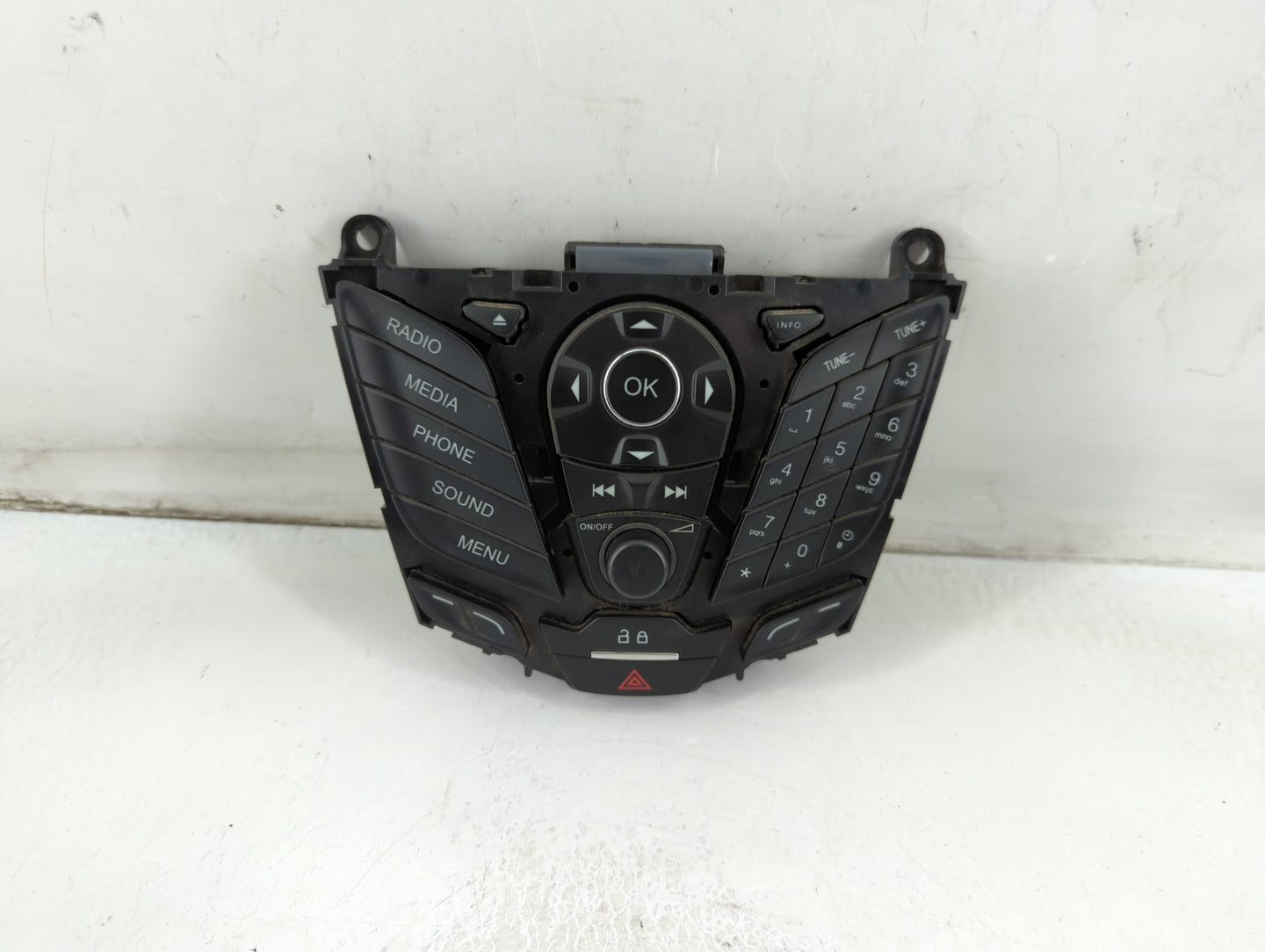 2013-2014 Ford Focus Radio AM FM Cd Player Receiver Replacement P/N:DM5T 18K811 LA DM5T-18835-A Fits Fits 2013 2014 OEM Used