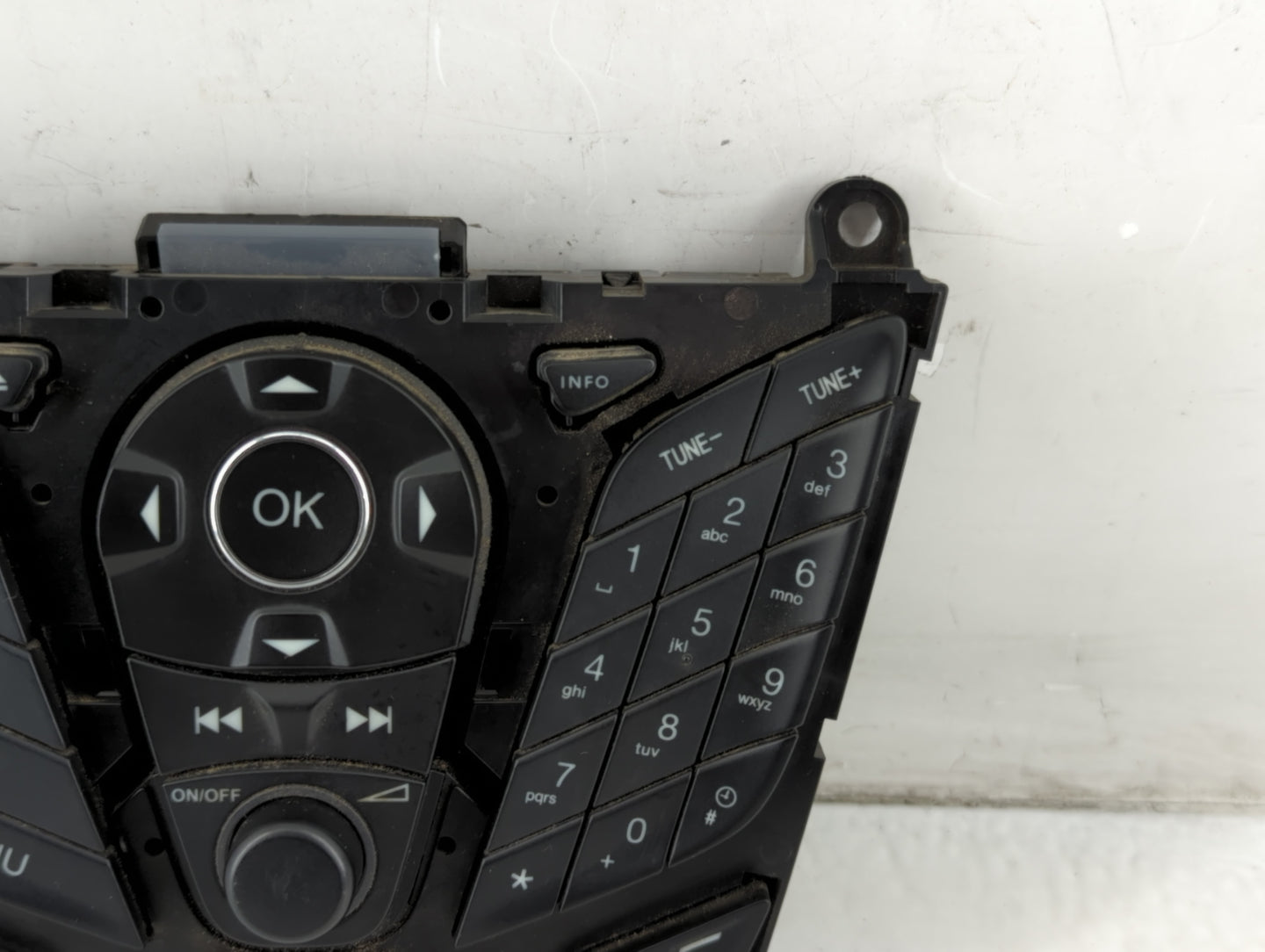 2013-2014 Ford Focus Radio AM FM Cd Player Receiver Replacement P/N:DM5T 18K811 LA DM5T-18835-A Fits Fits 2013 2014 OEM Used