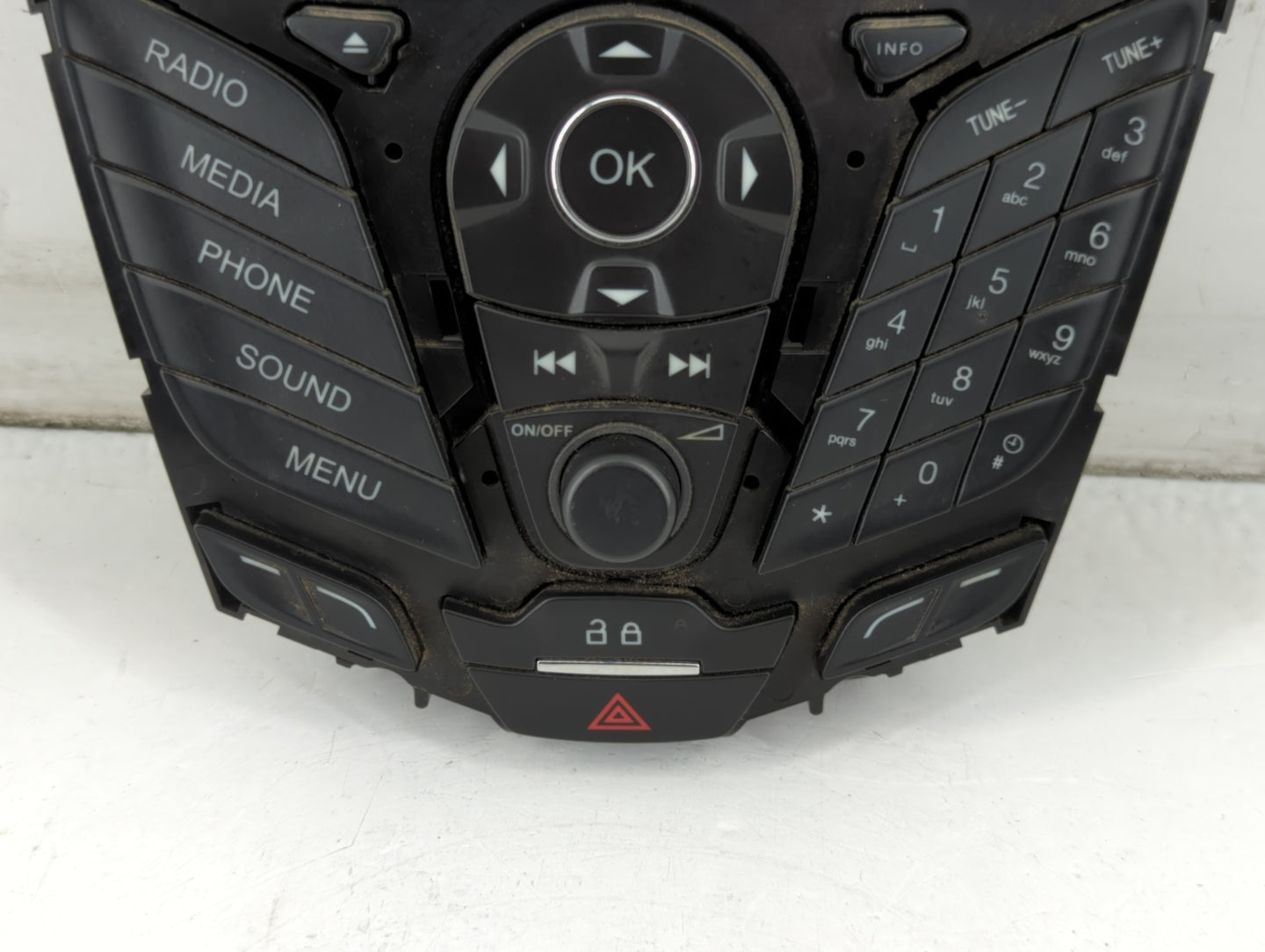 2013-2014 Ford Focus Radio AM FM Cd Player Receiver Replacement P/N:DM5T 18K811 LA DM5T-18835-A Fits Fits 2013 2014 OEM Used