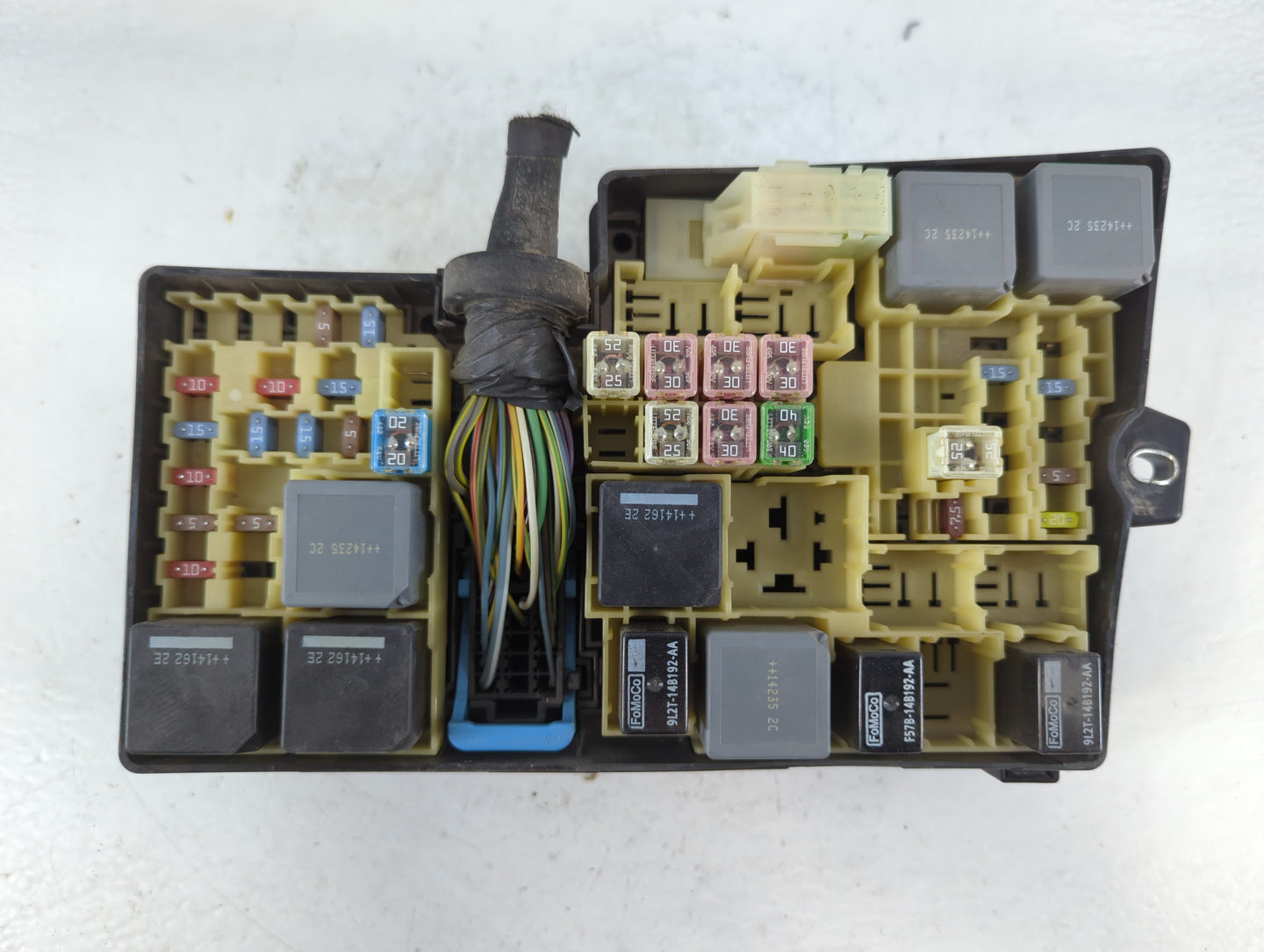 2012-2014 Ford Focus Fusebox Fuse Box Panel Relay Module P/N:AV6T-14A067-AD Fits Fits 2012 2013 2014 OEM Used Auto Parts - O