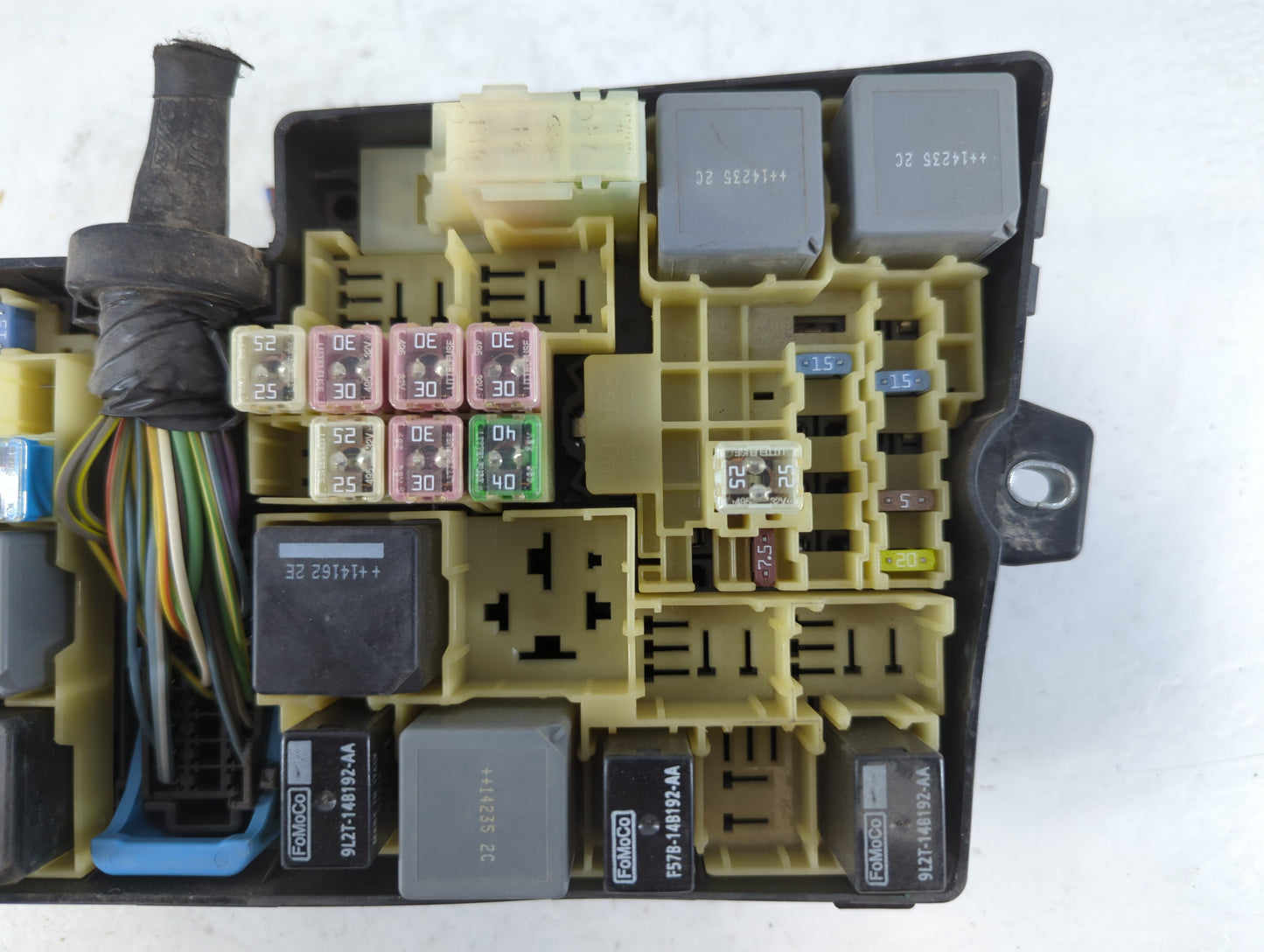2012-2014 Ford Focus Fusebox Fuse Box Panel Relay Module P/N:AV6T-14A067-AD Fits Fits 2012 2013 2014 OEM Used Auto Parts - O