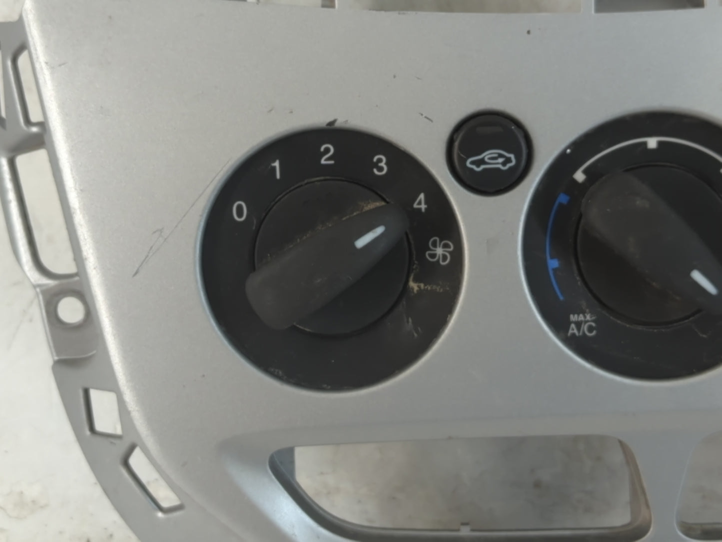 2014 Ford Focus Climate Control Module Temperature AC/Heater Replacement P/N:CM5T-19980-AF Fits OEM Used Auto Parts - Oemuse