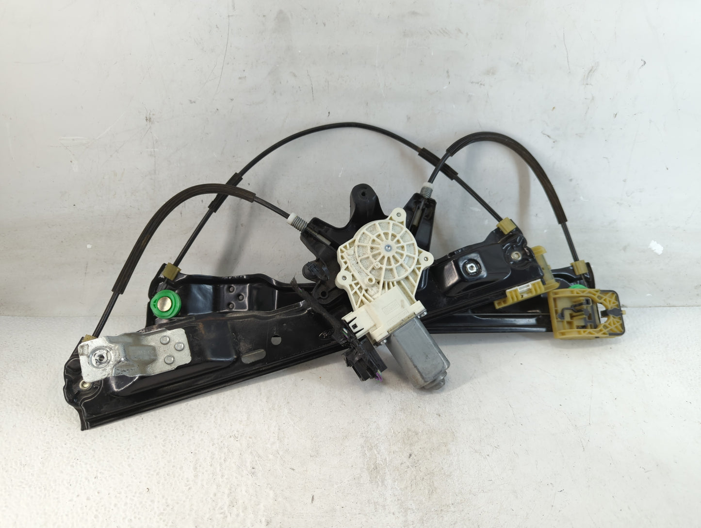 2012-2018 Ford Focus Driver Left Front Window Regulator 935892 - Oemusedautoparts1.com