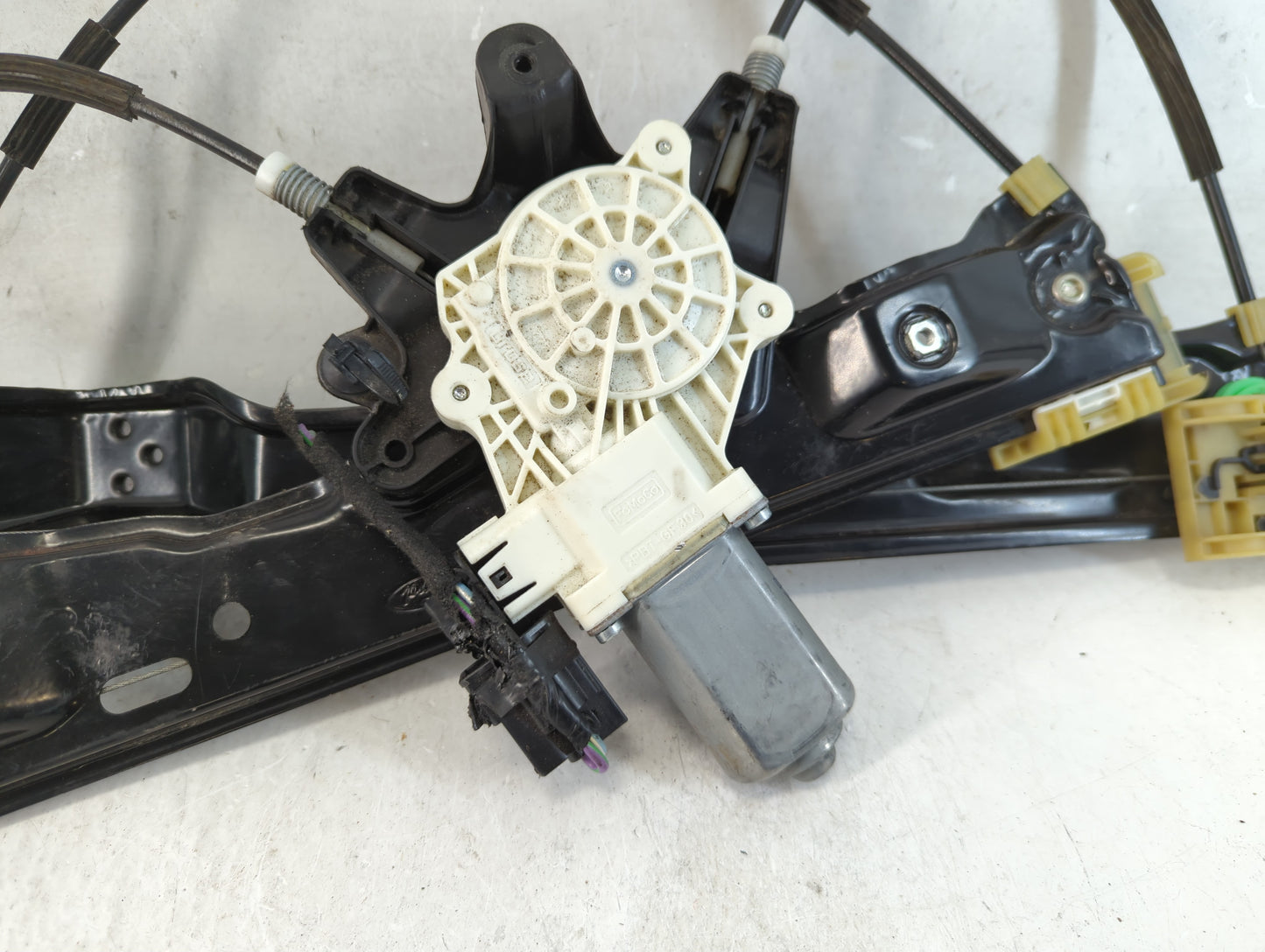 2012-2018 Ford Focus Driver Left Front Window Regulator 935892 - Oemusedautoparts1.com