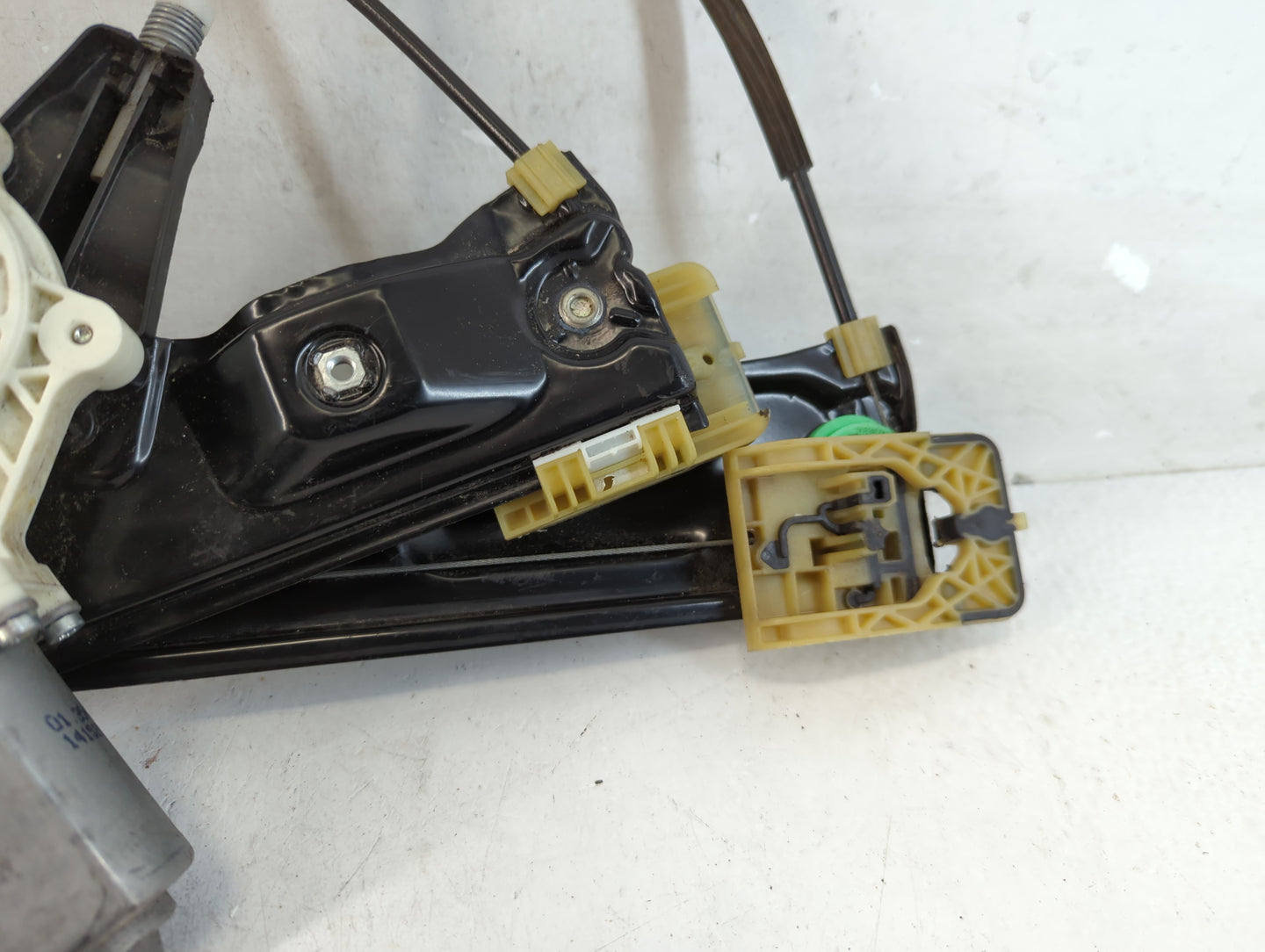 2012-2018 Ford Focus Driver Left Front Window Regulator 935892 - Oemusedautoparts1.com