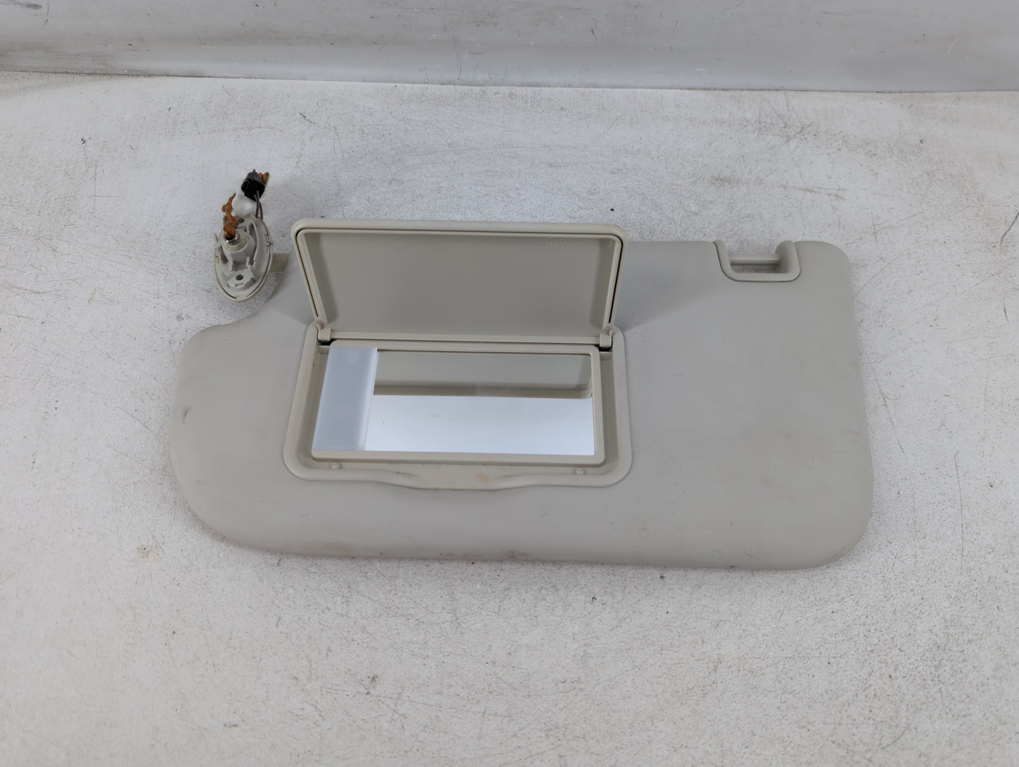 2013-2018 Ford Focus Sun Visor Shade Replacement Driver Left Mirror Fits Fits 2013 2014 2015 2016 2017 2018 OEM Used Auto Pa