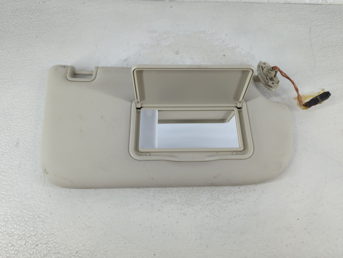 2013-2018 Ford Focus Sun Visor Shade Replacement Passenger Right Mirror Fits Fits 2013 2014 2015 2016 2017 2018 OEM Used Aut