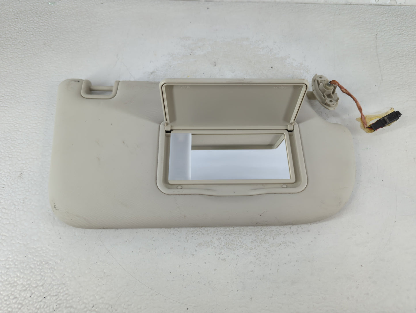 2013-2018 Ford Focus Sun Visor Shade Replacement Passenger Right Mirror Fits Fits 2013 2014 2015 2016 2017 2018 OEM Used Aut