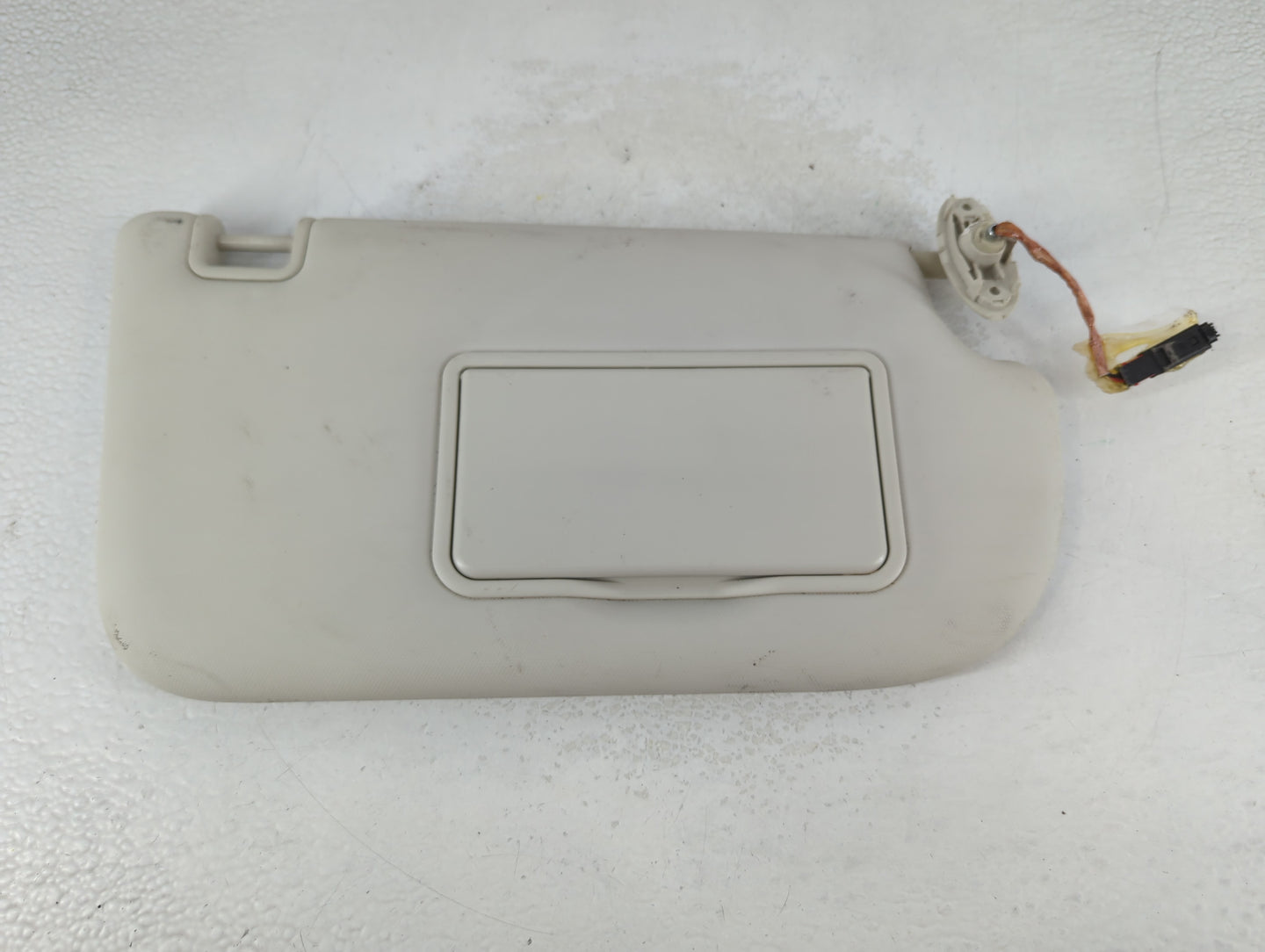 2013-2018 Ford Focus Sun Visor Shade Replacement Passenger Right Mirror Fits Fits 2013 2014 2015 2016 2017 2018 OEM Used Aut